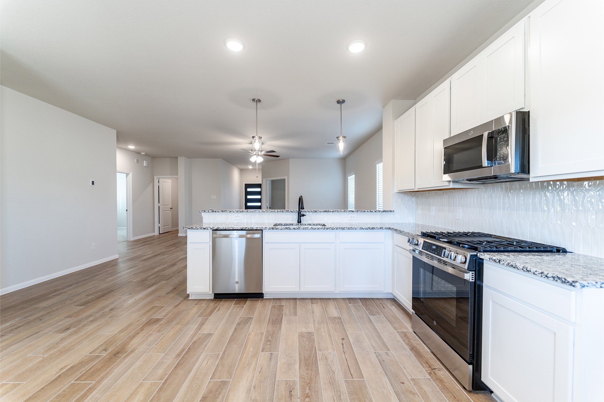 14511 Lunan Drive, Texas City, TX 77568