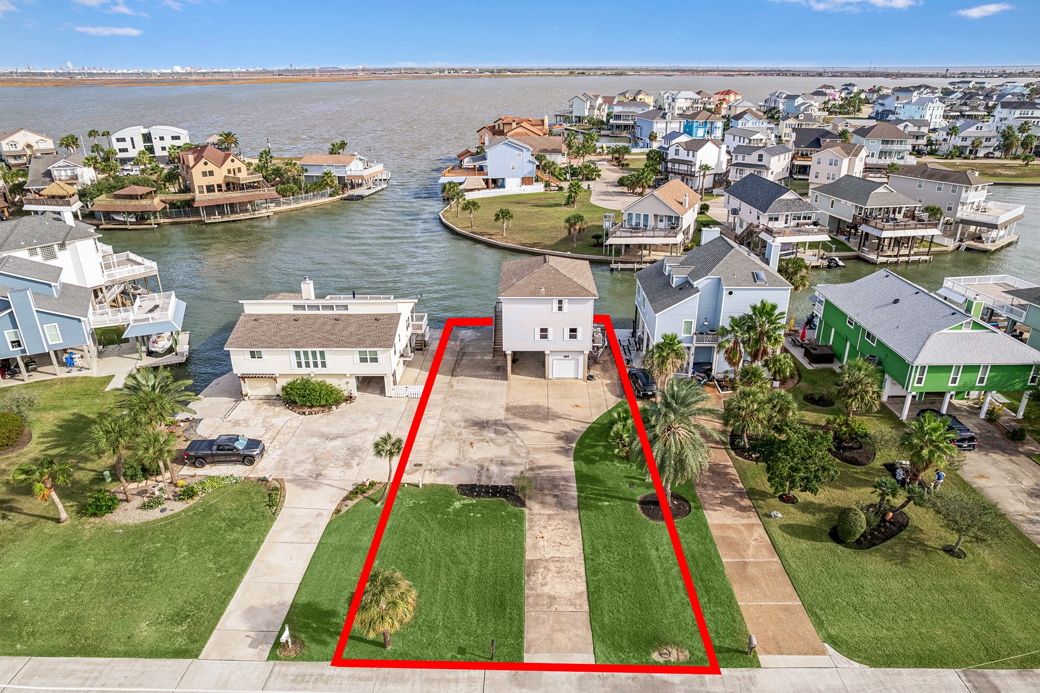 Discover your dream home on a spacious lot with stunning waterfront views, perfect for creating lasting memories and endless possibilities.