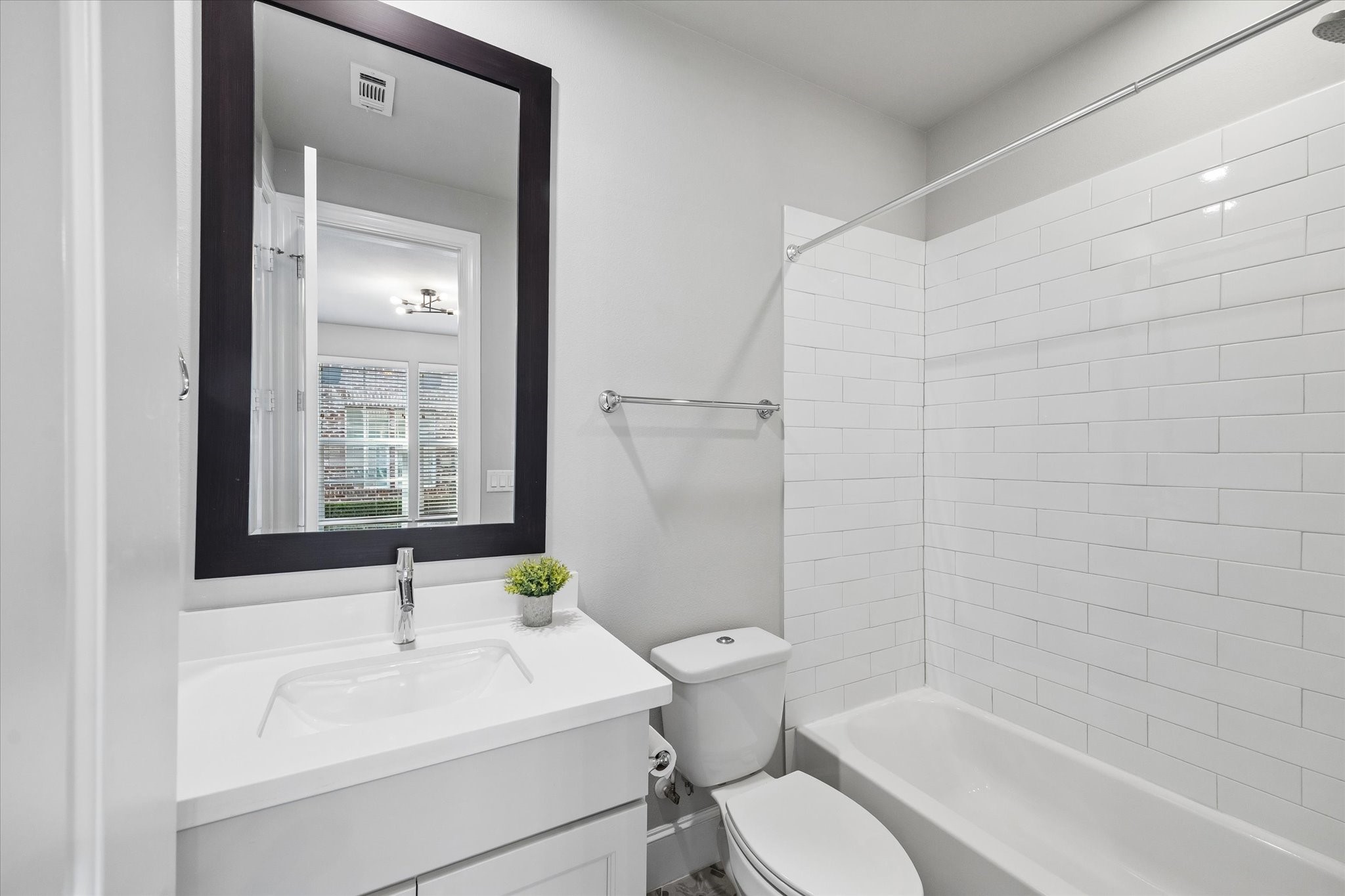 6068 Kansas Street, Houston, TX 77007