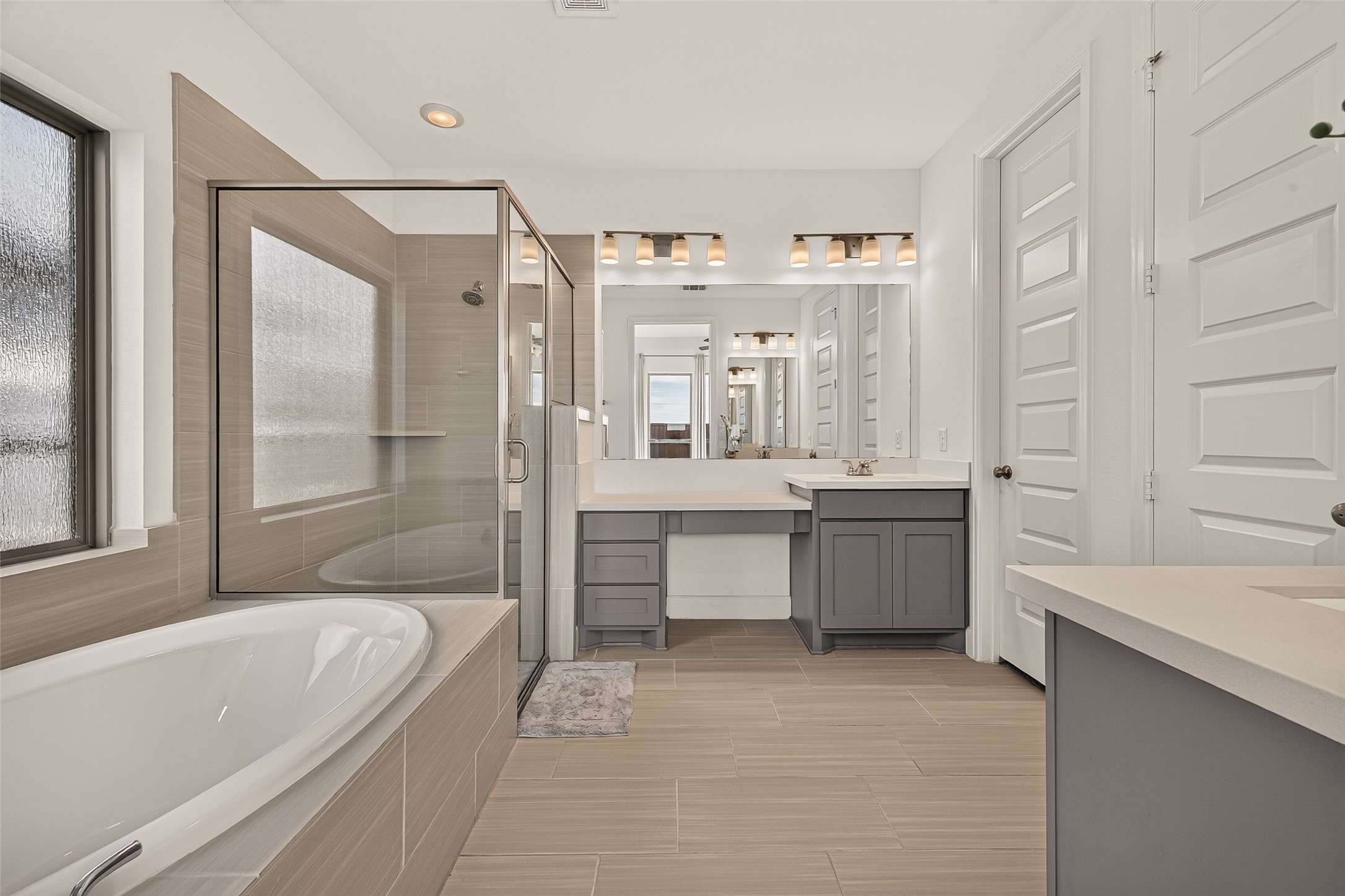 Adjacent to the bedroom, the ensuite bathroom, with modern fixtures and finishes will make your life easy in the rushing hours.