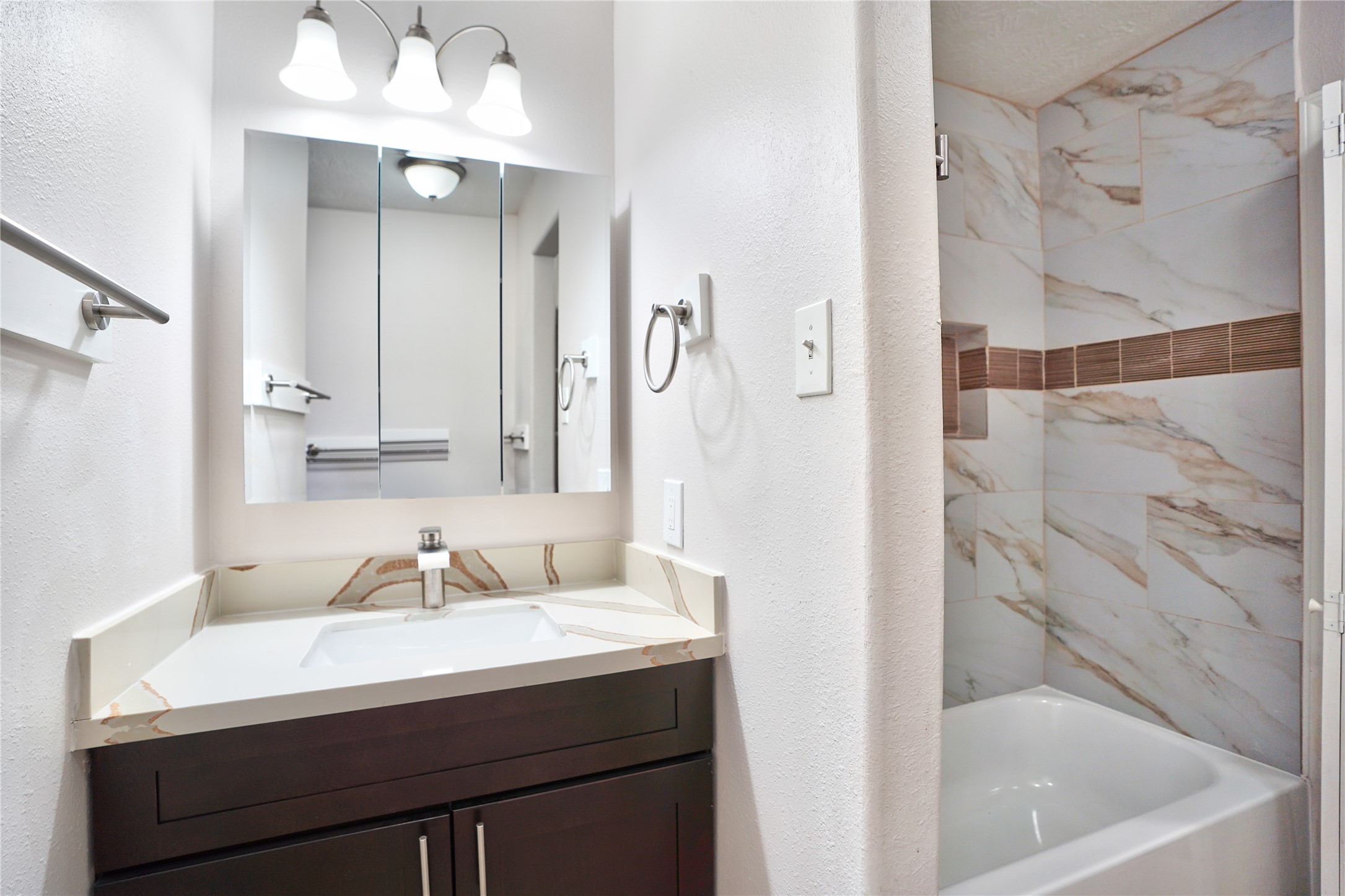 7618 N Main Street, Houston, TX 77022