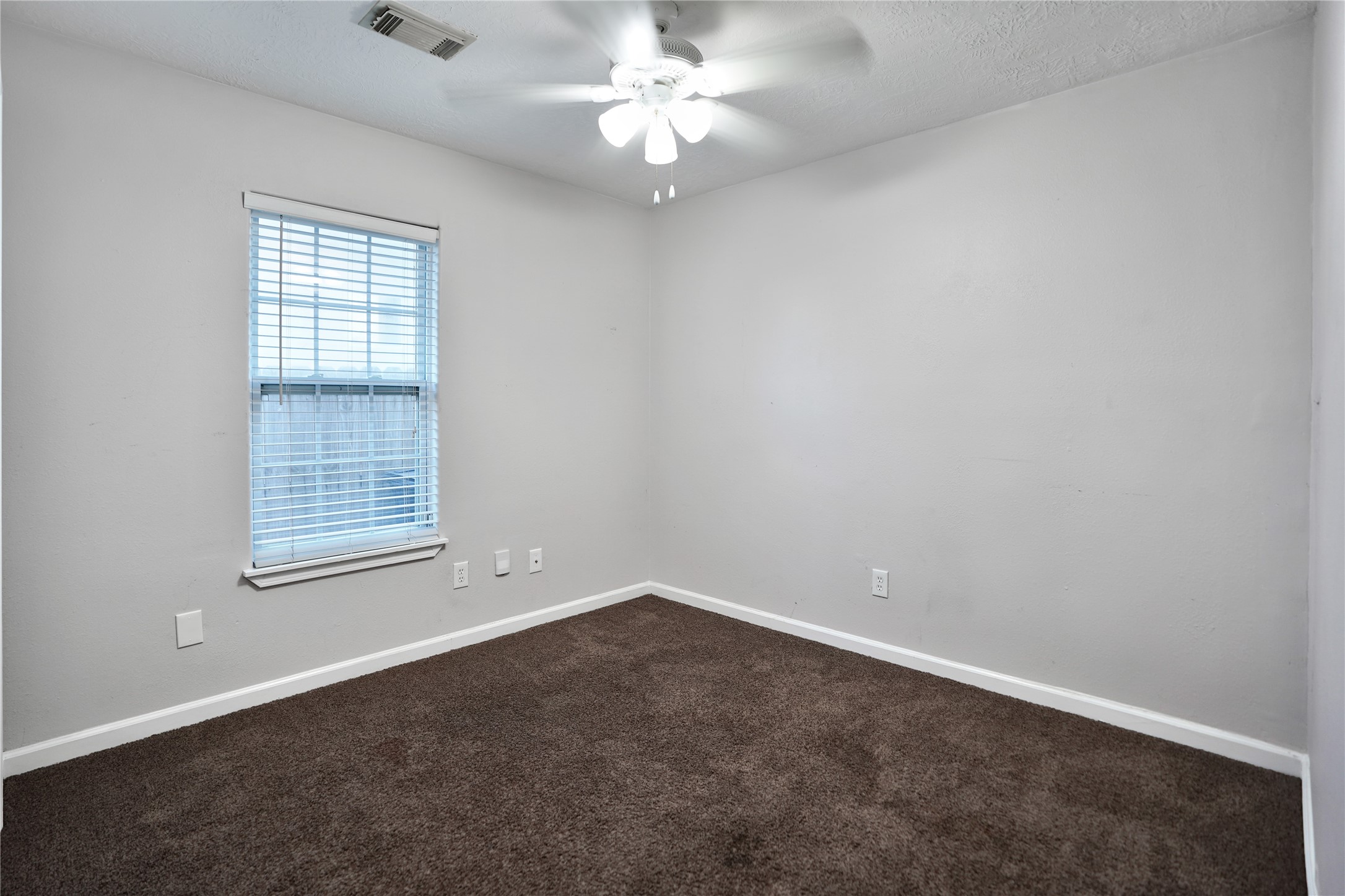 7618 N Main Street, Houston, TX 77022