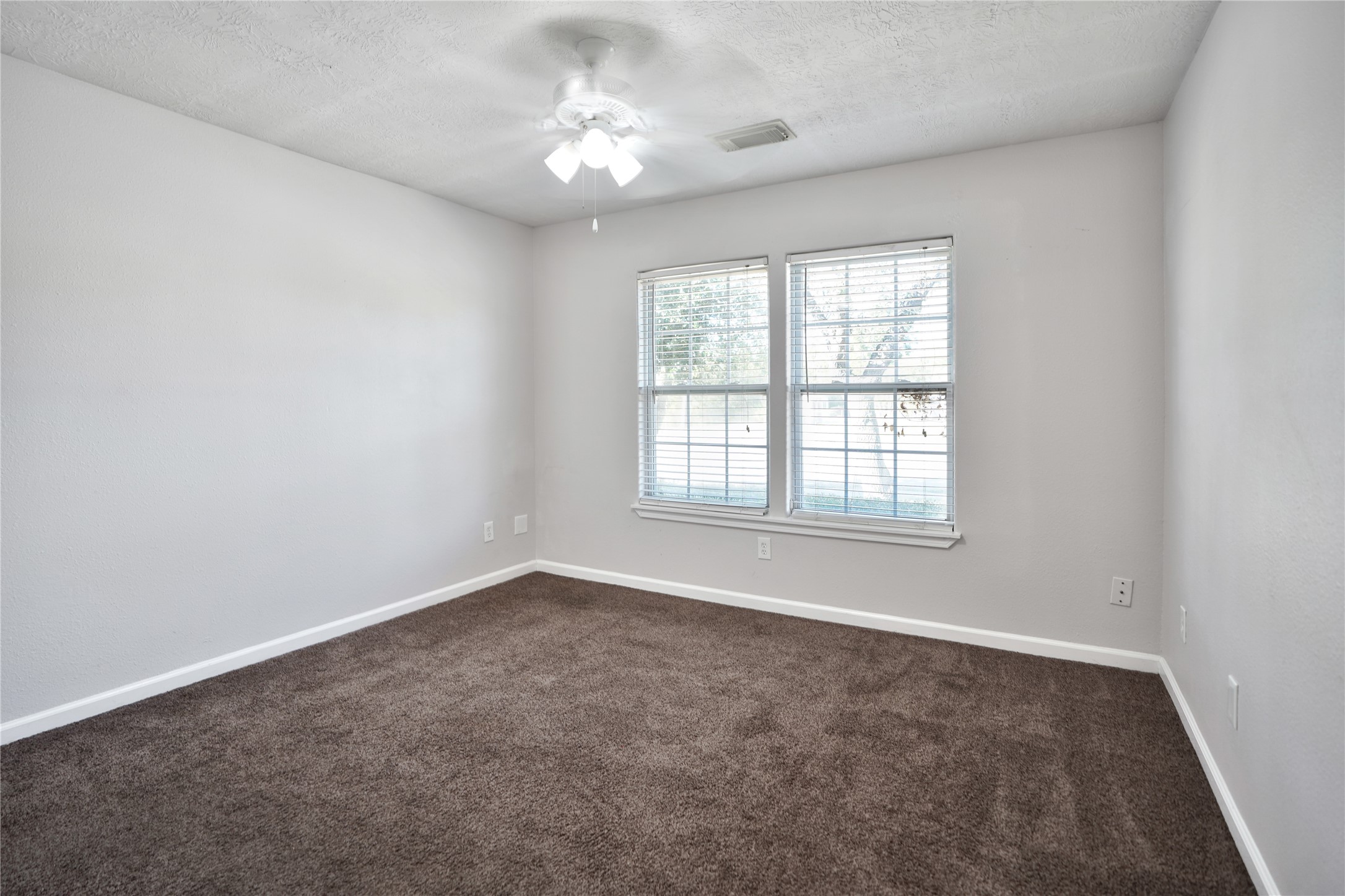 7618 N Main Street, Houston, TX 77022