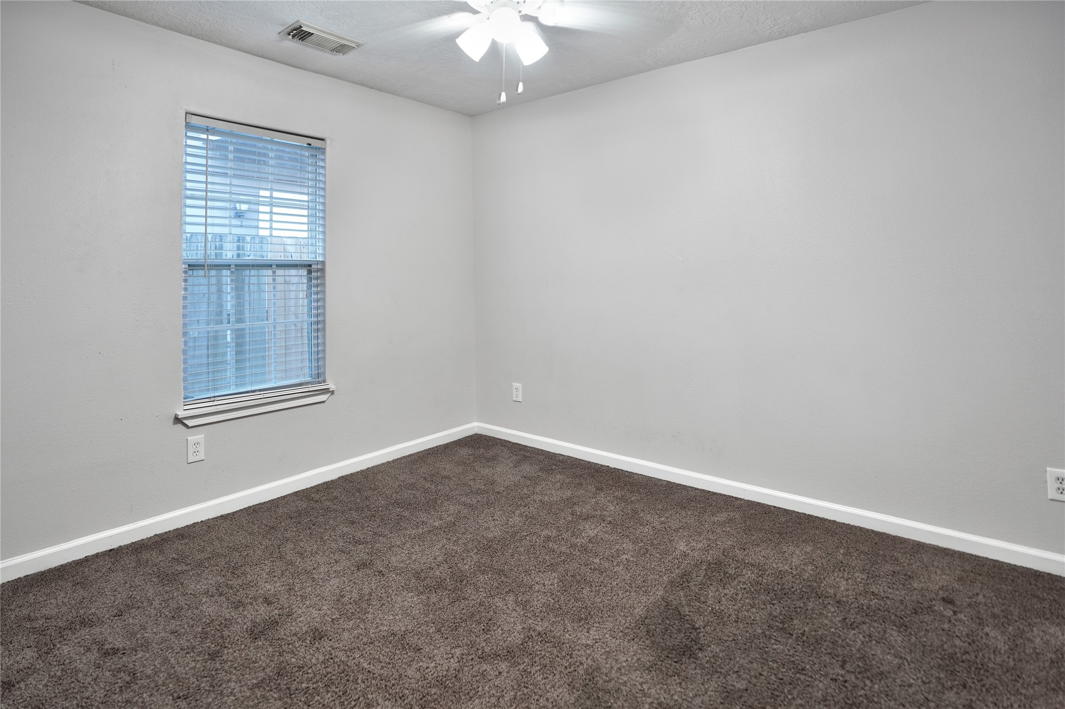 7618 N Main Street, Houston, TX 77022
