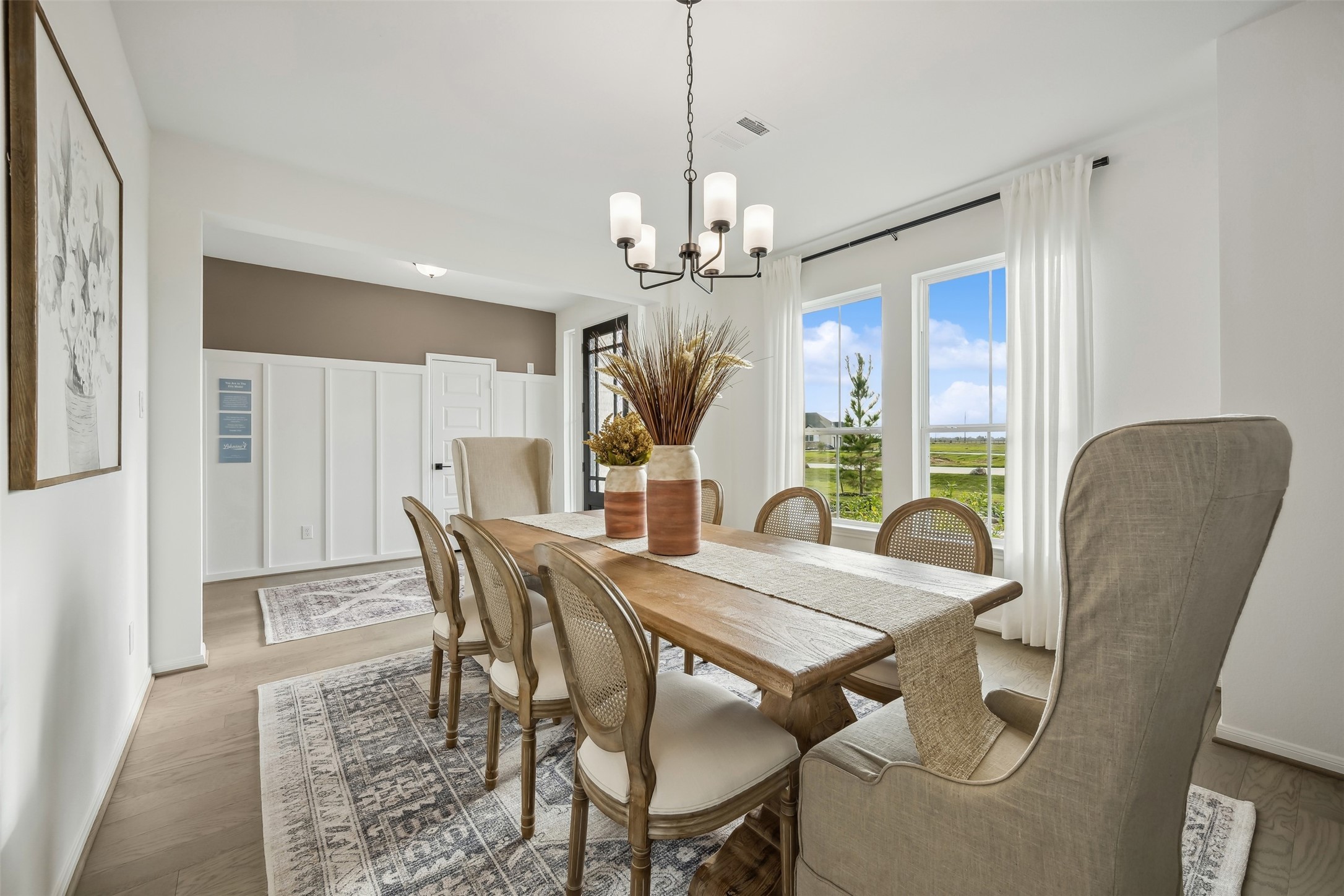 Elegant dining room Elegant dining room
