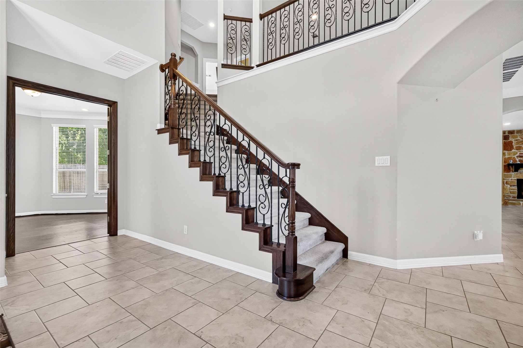 1902 Creekwood Lane, Friendswood, TX 77546