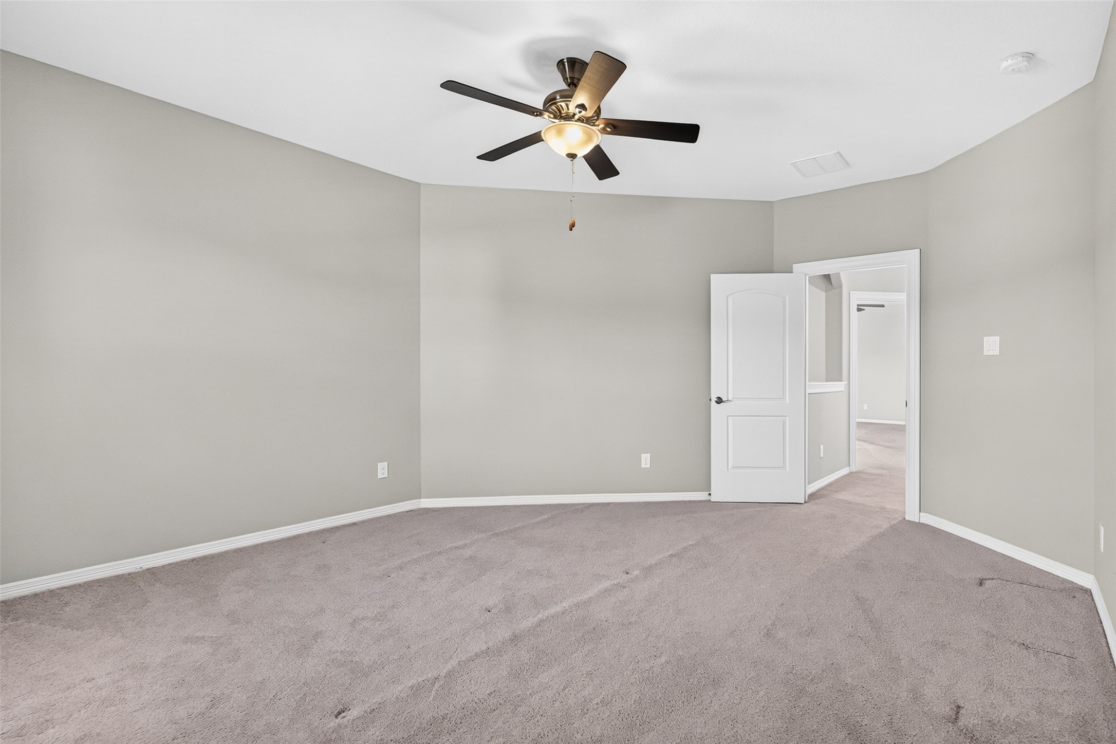 1902 Creekwood Lane, Friendswood, TX 77546