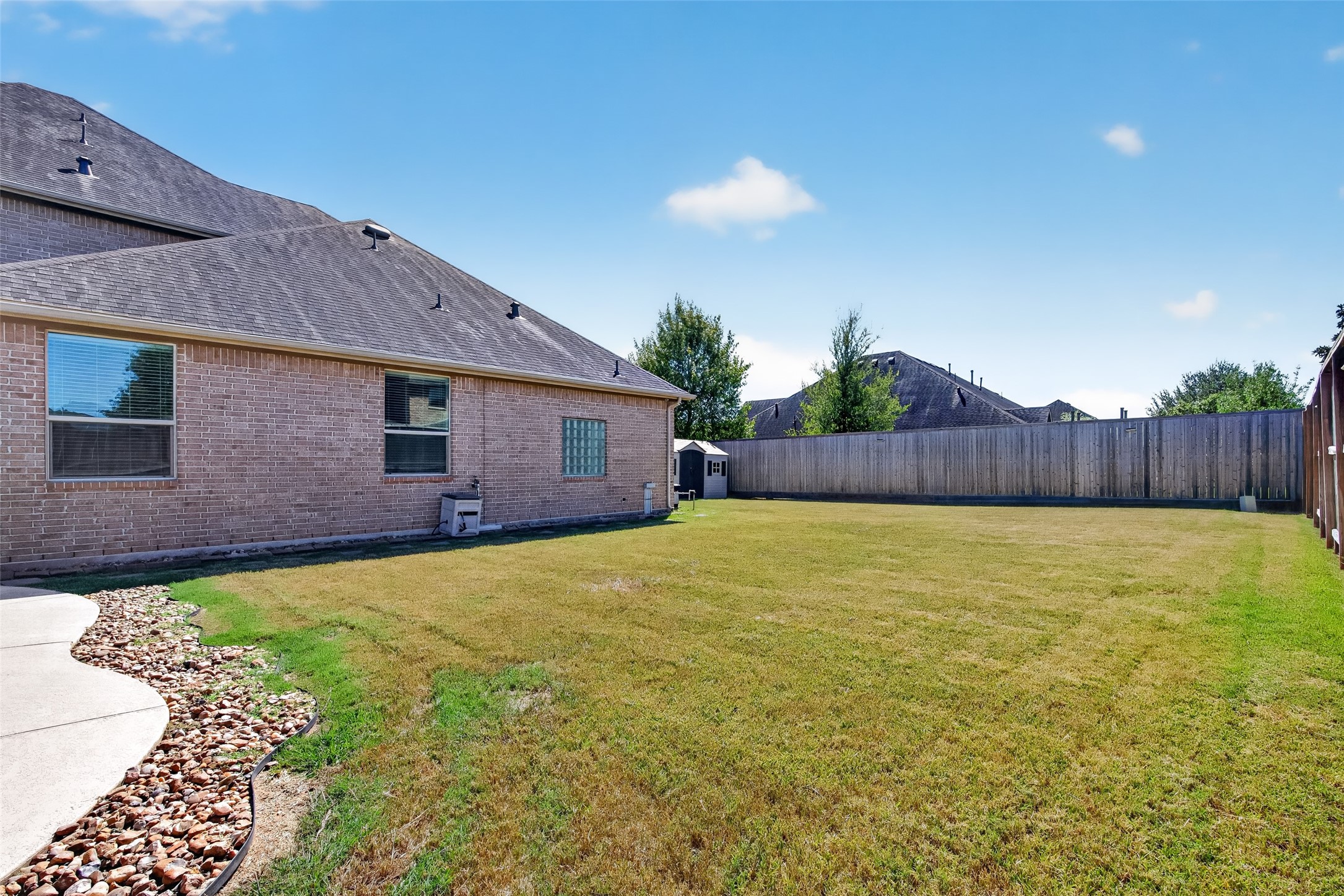 1902 Creekwood Lane, Friendswood, TX 77546
