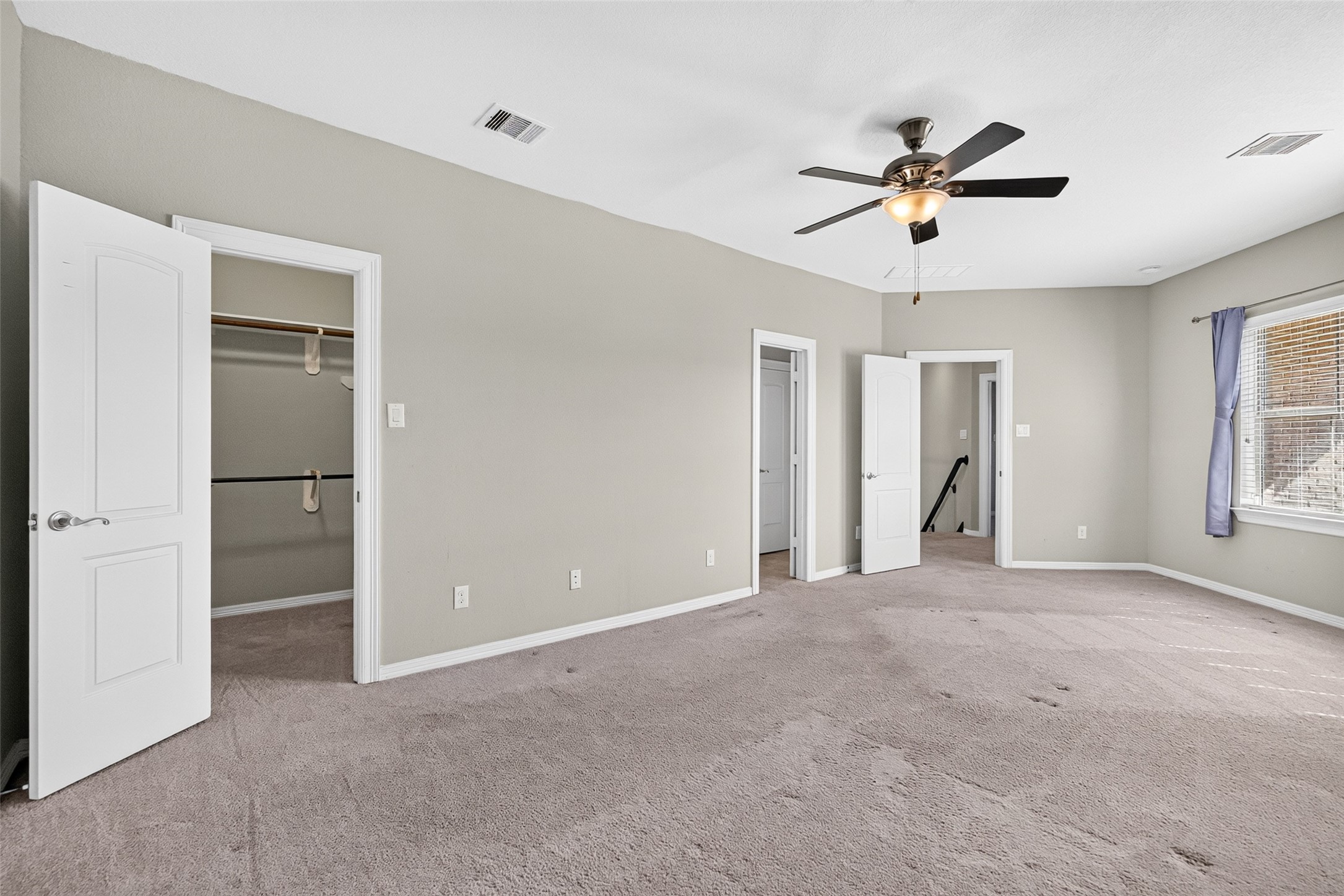 1902 Creekwood Lane, Friendswood, TX 77546