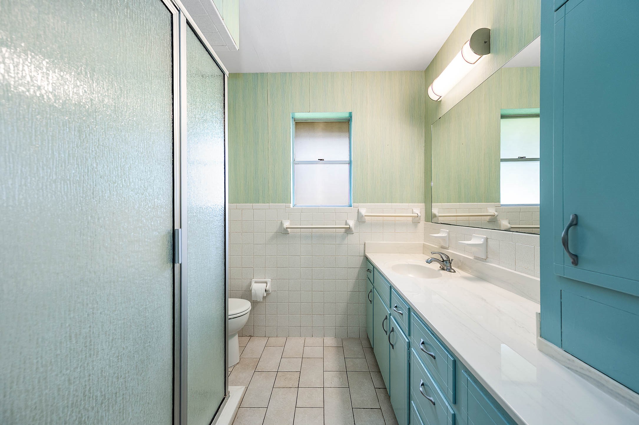 212 E Crestmont Drive, Alvin, TX 77511