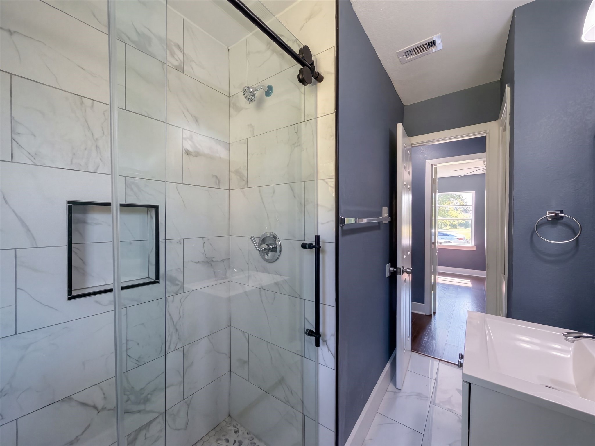 7405 Sterlingshire Street, Houston, TX 77016