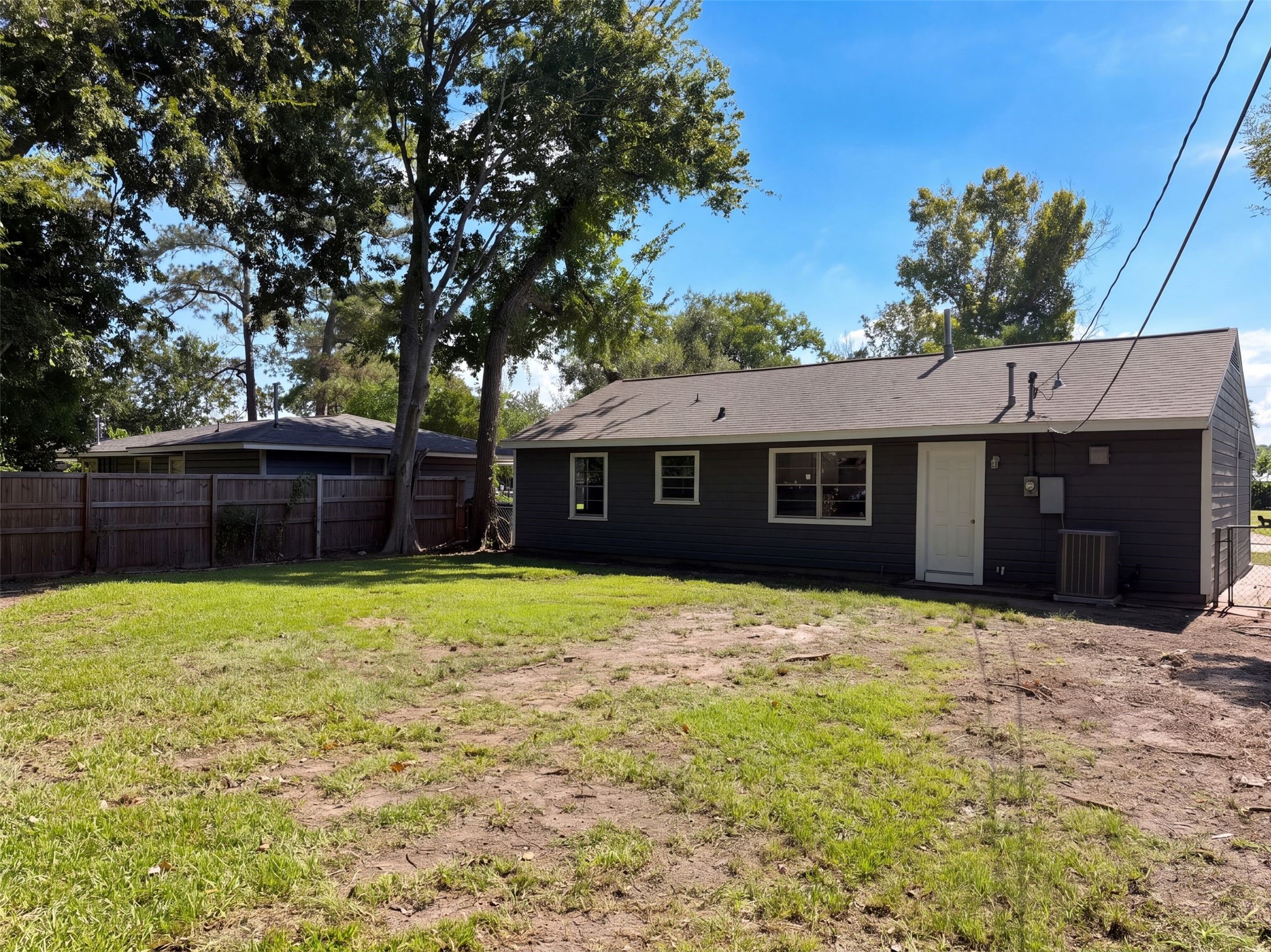 7405 Sterlingshire Street, Houston, TX 77016