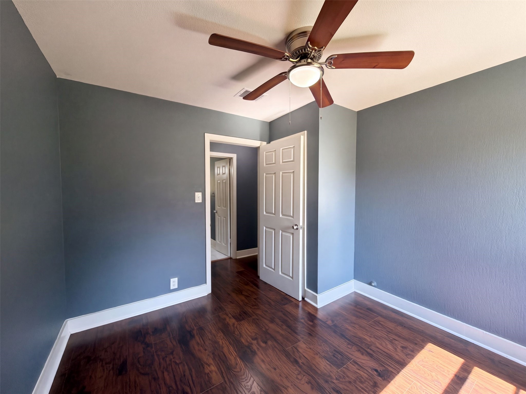 7405 Sterlingshire Street, Houston, TX 77016
