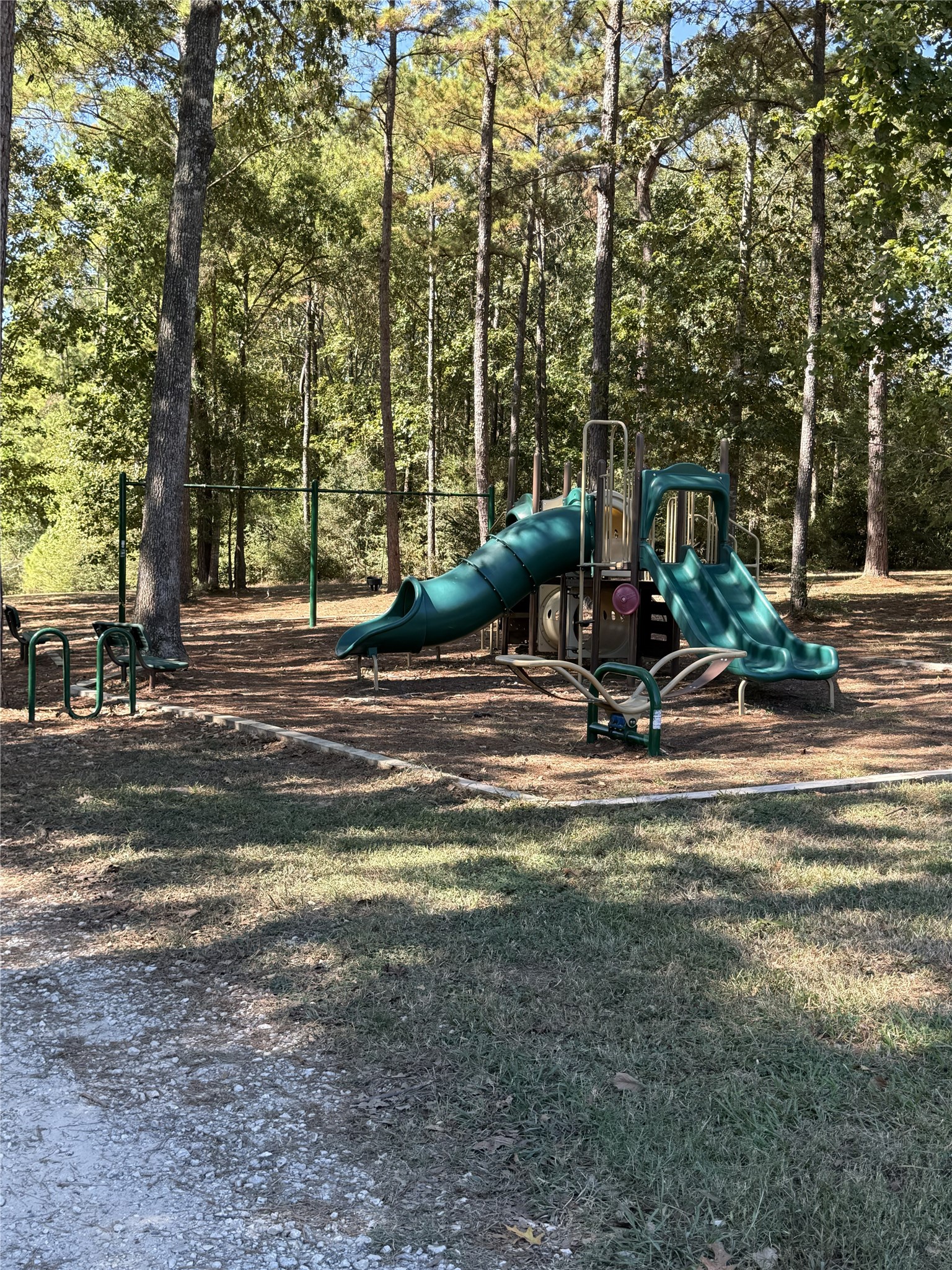 White Oak Trails residents enjoy neighborhood recreational amenities including parks, playground, pond, trails, picnic areas and pickleball.