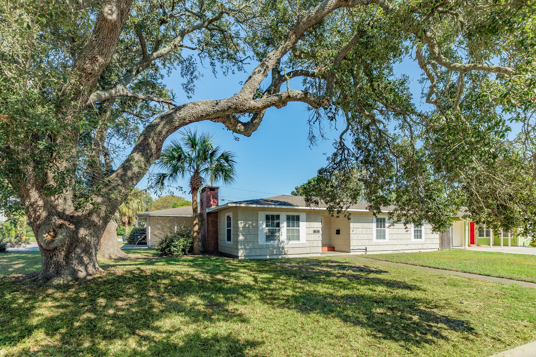 118 Tarpon Avenue, Galveston, TX 77550
