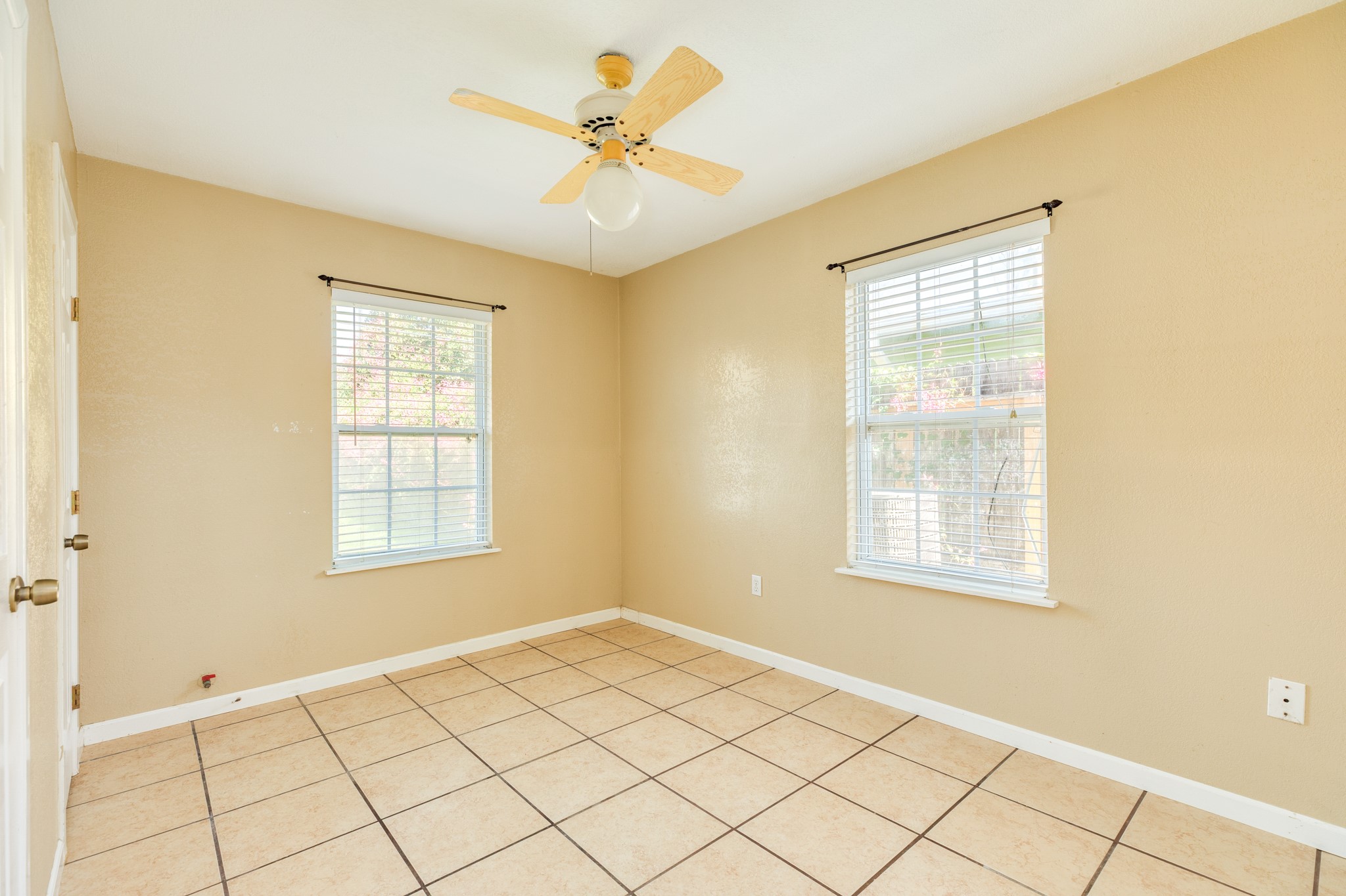 118 Tarpon Avenue, Galveston, TX 77550