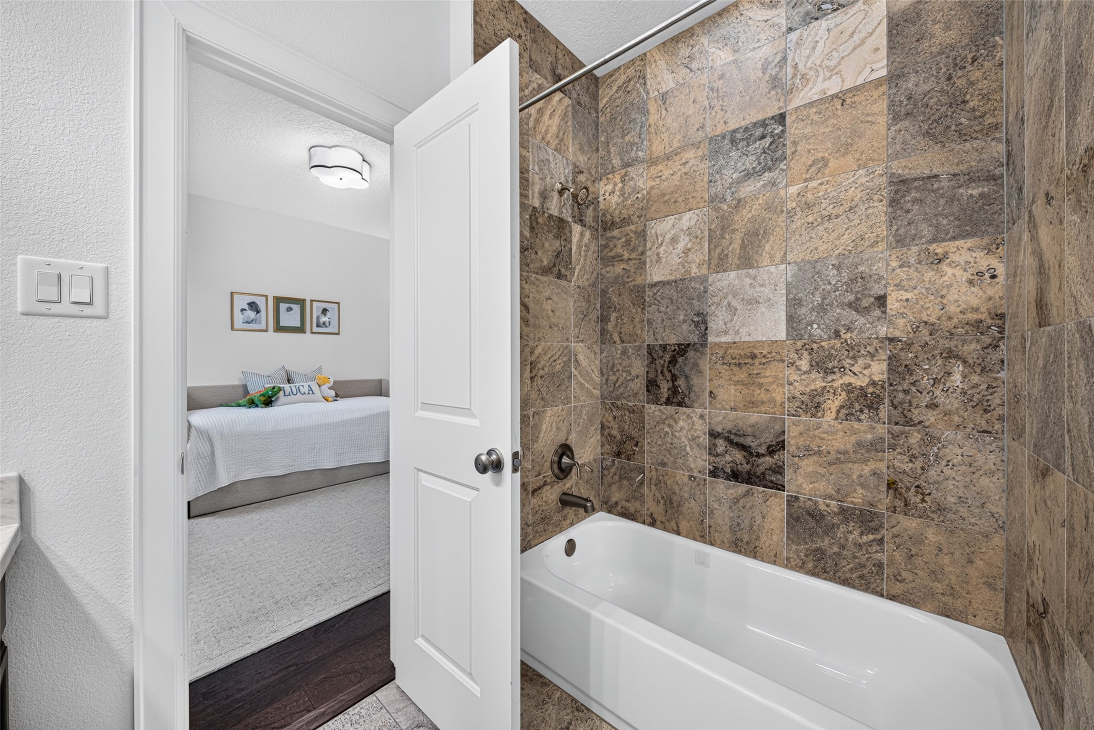 2602 Ashland Street, Houston, TX 77008