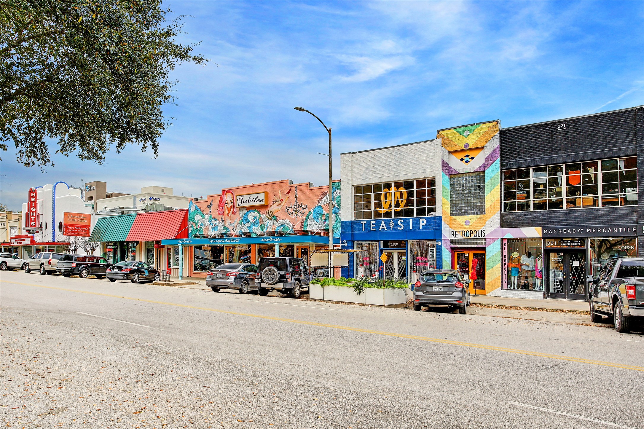 Explore the charm of nearby Historic 19th Street in the Houston Heights, featuring an eclectic mix of locally owned boutiques, unique shops, restaurants, and the iconic Heights Theater.