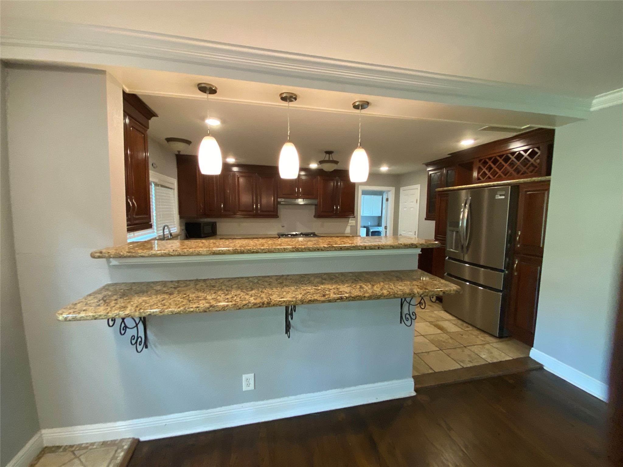 8628 Highway 6, Hitchcock, TX 77563
