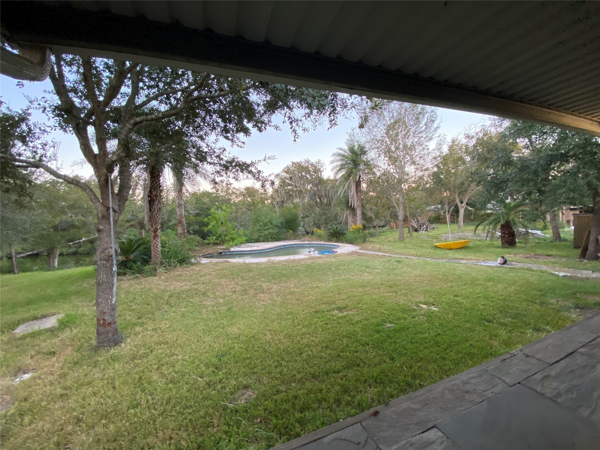 8628 Highway 6, Hitchcock, TX 77563