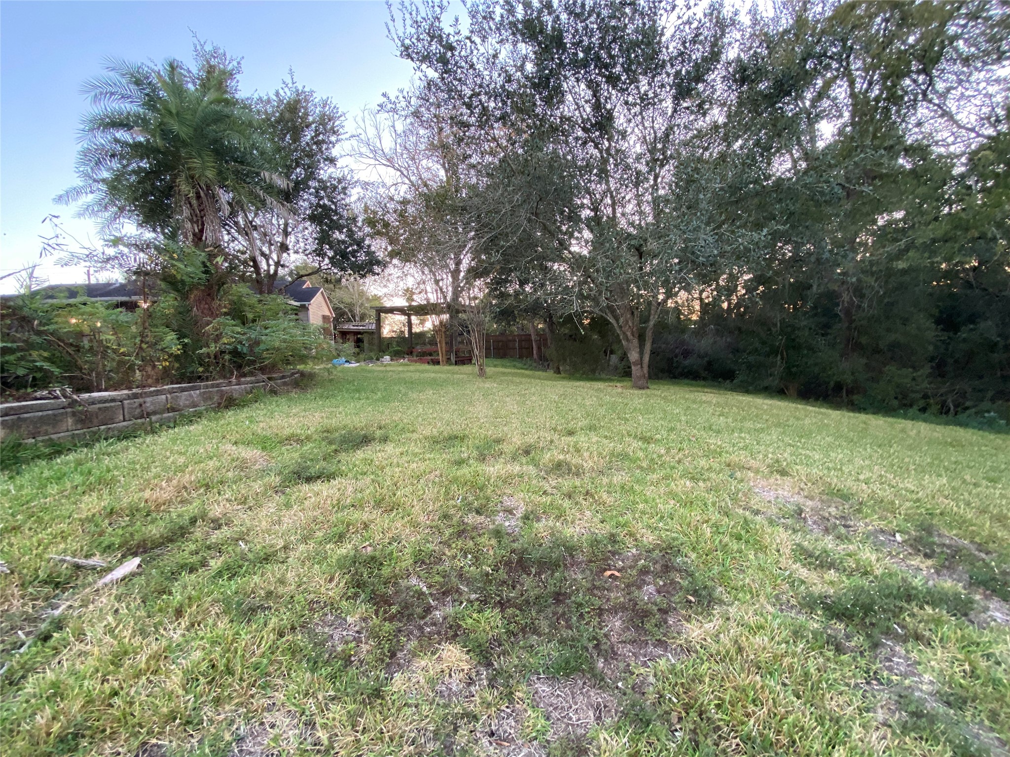 8628 Highway 6, Hitchcock, TX 77563