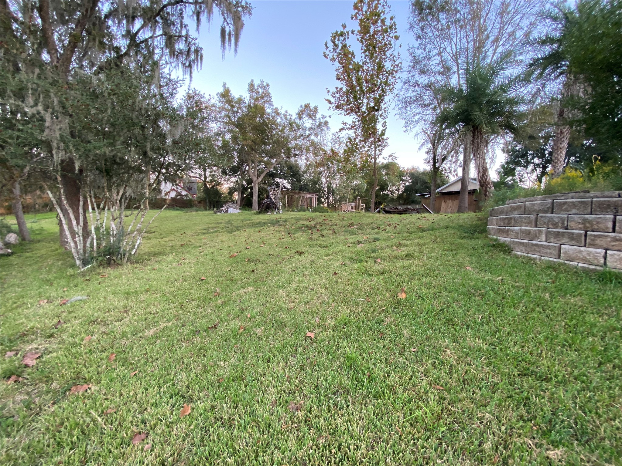 8628 Highway 6, Hitchcock, TX 77563