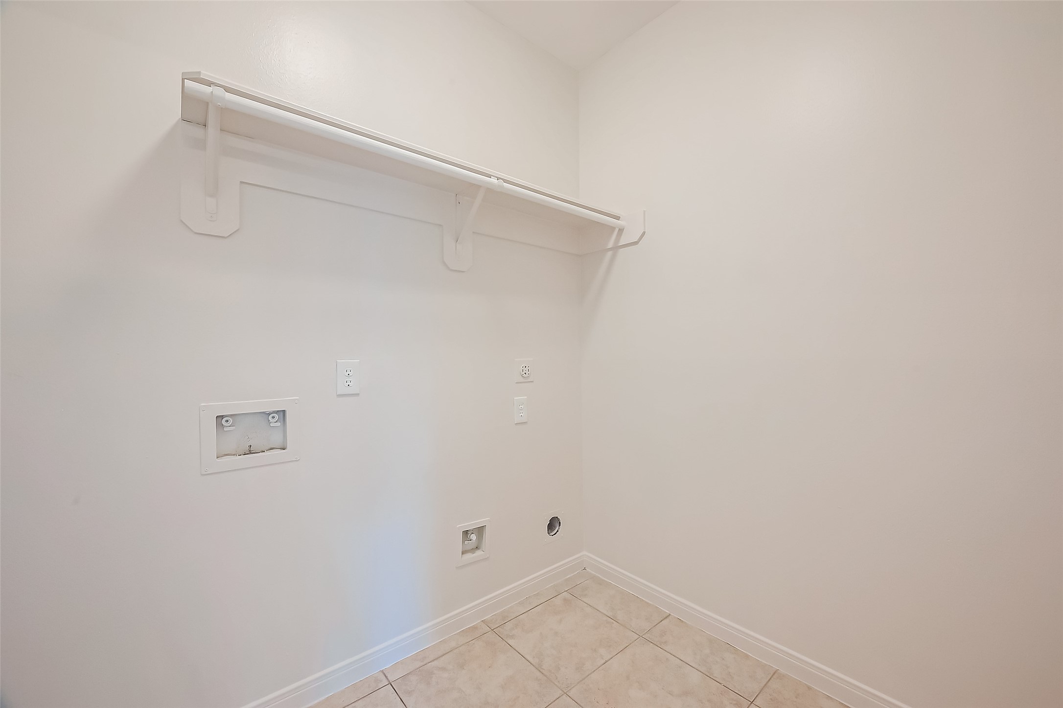 WD area next to kitchen