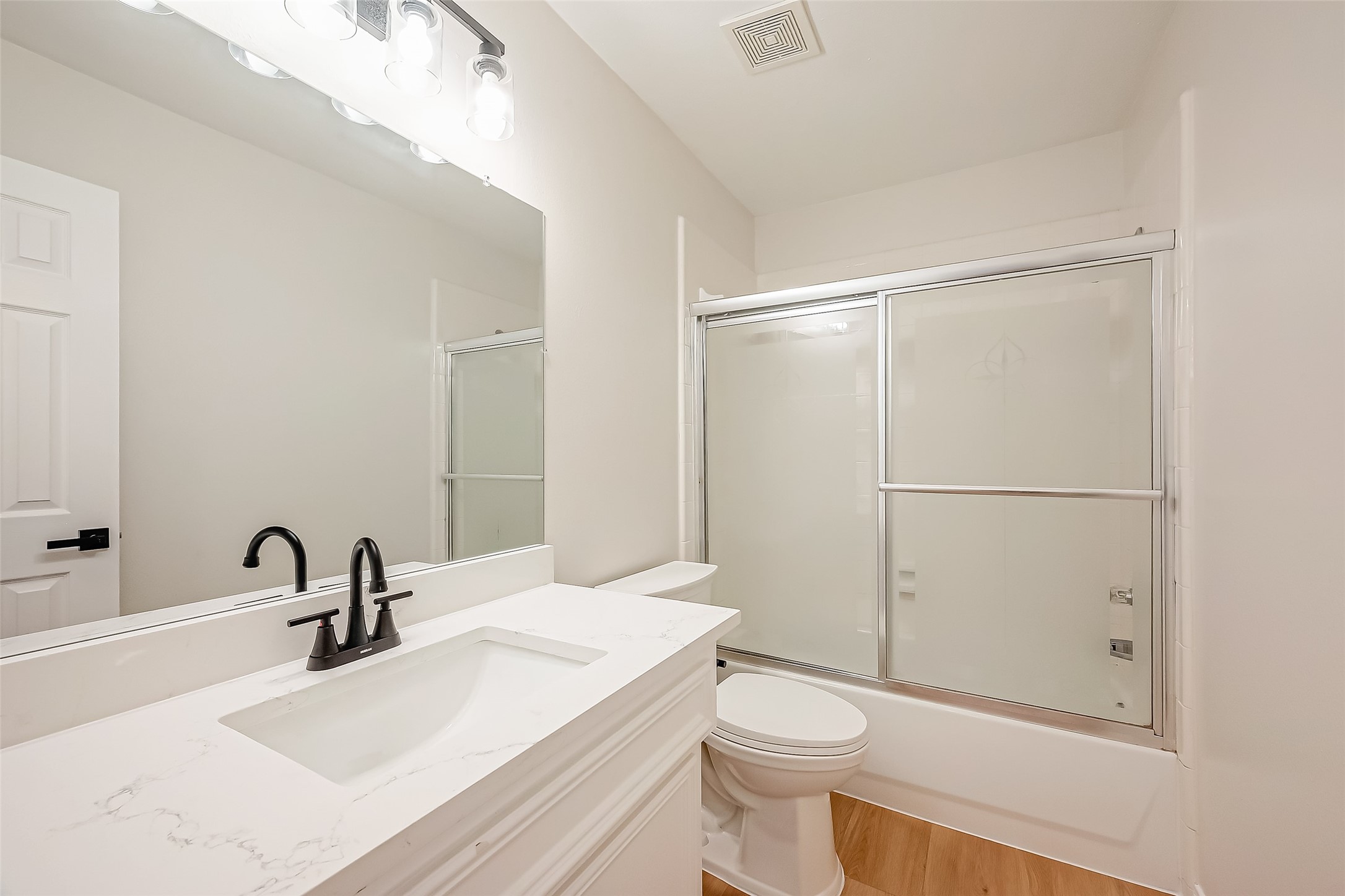 secondary bath upstairs