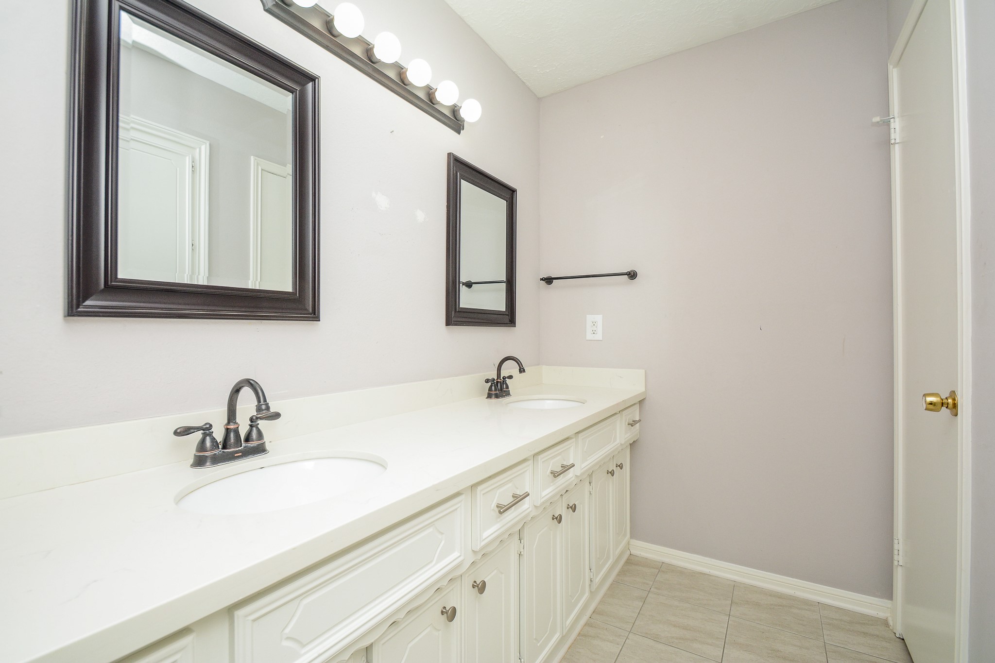 11610 Cypresswood Drive, Houston, TX 77070