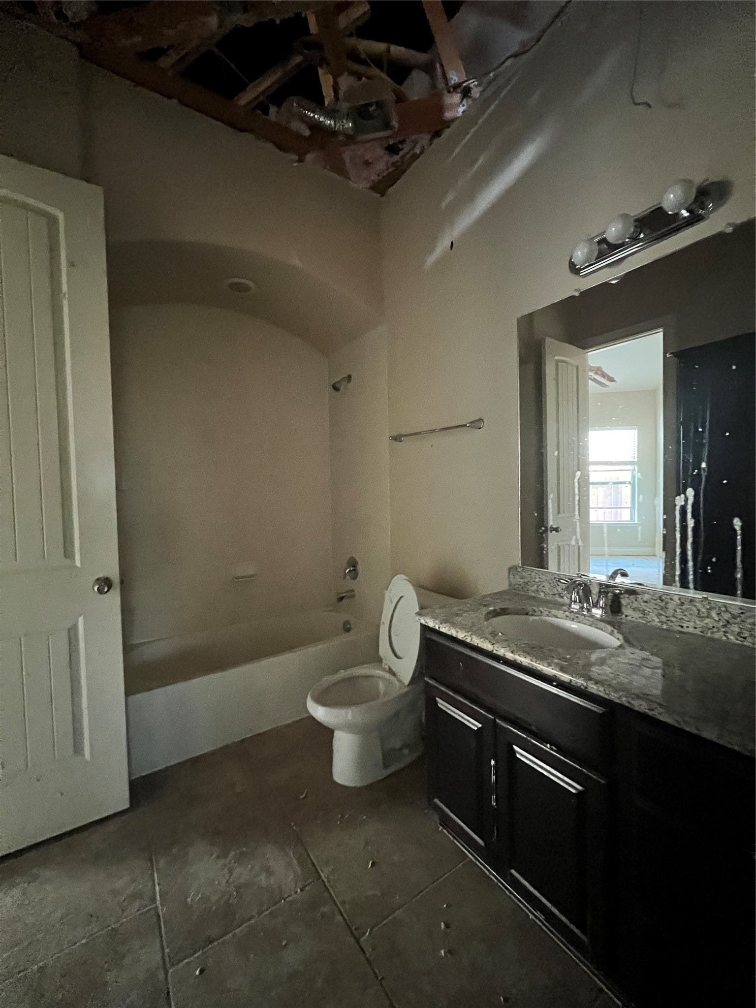 2nd bathroom
