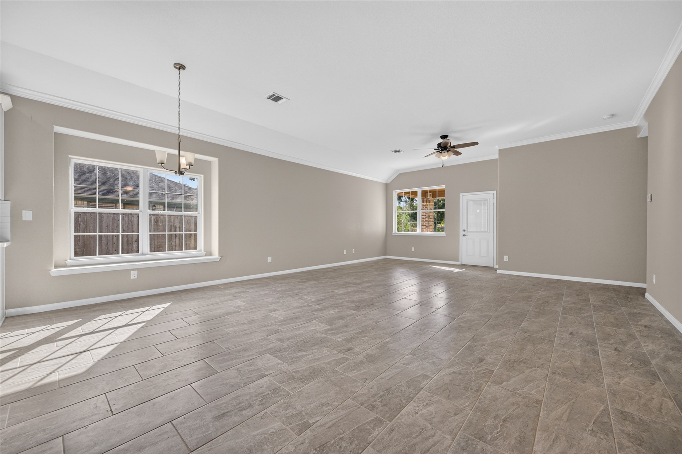 710 Hackberry Street, La Marque, TX 77568