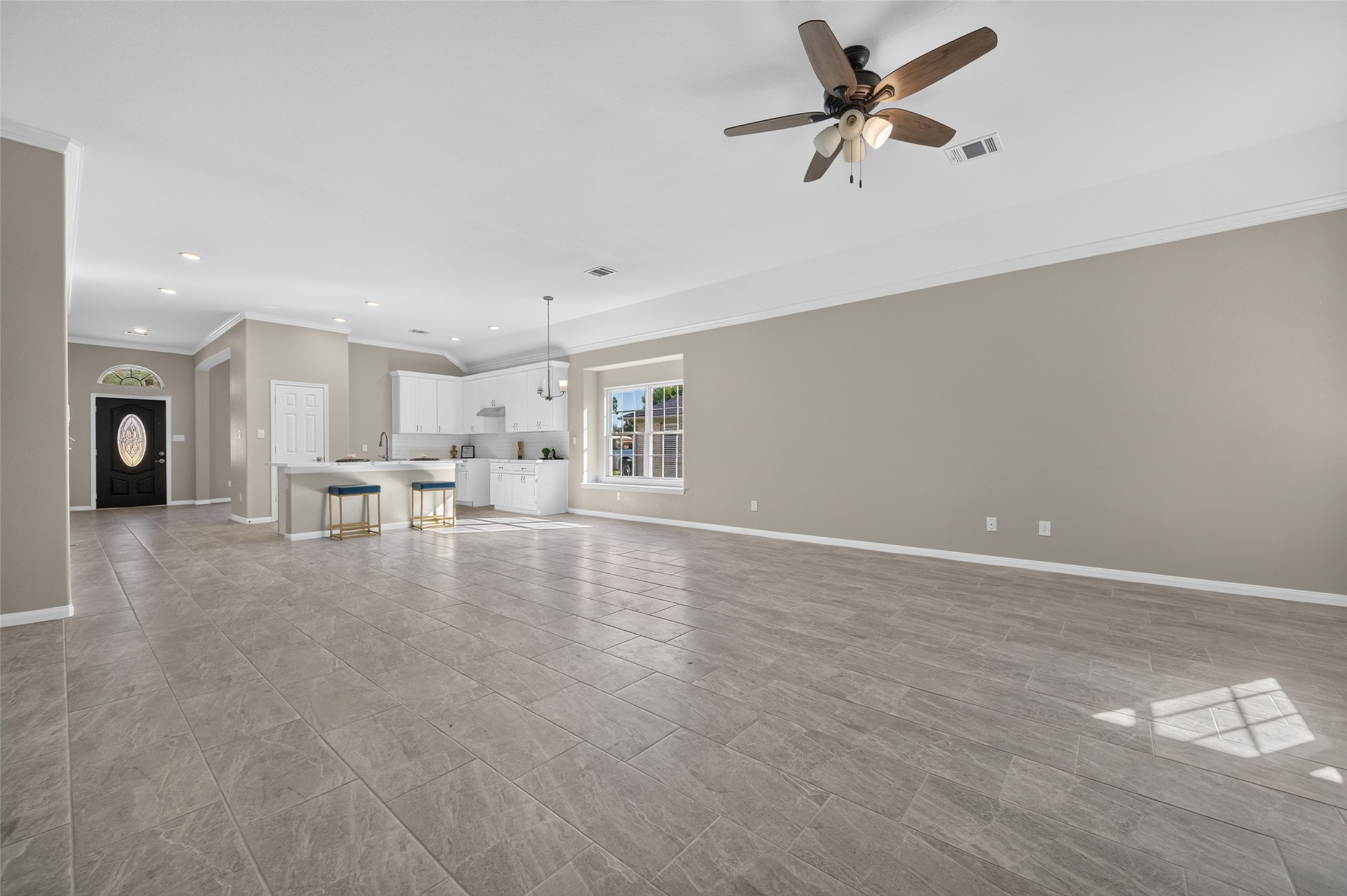 710 Hackberry Street, La Marque, TX 77568