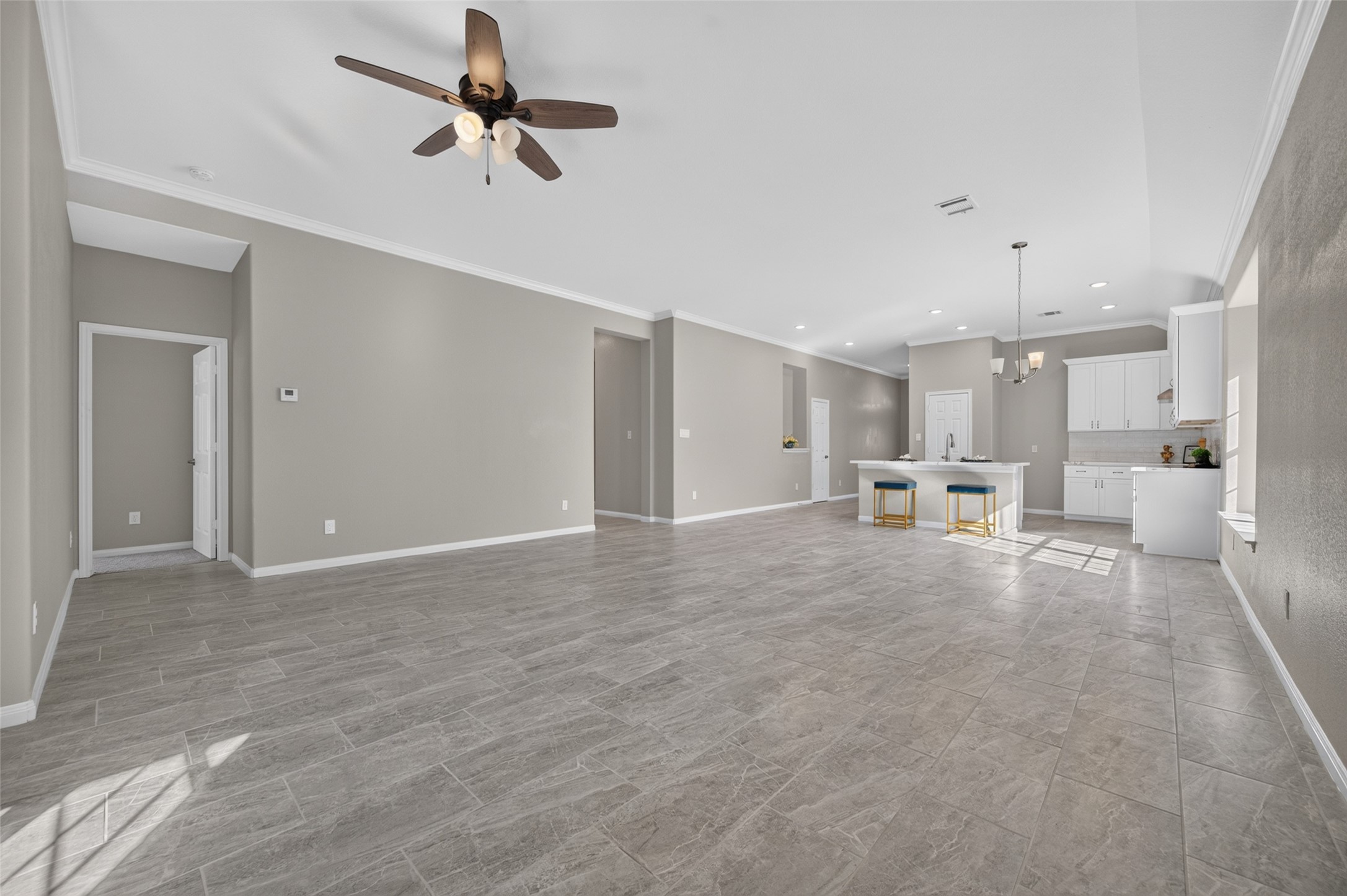 710 Hackberry Street, La Marque, TX 77568