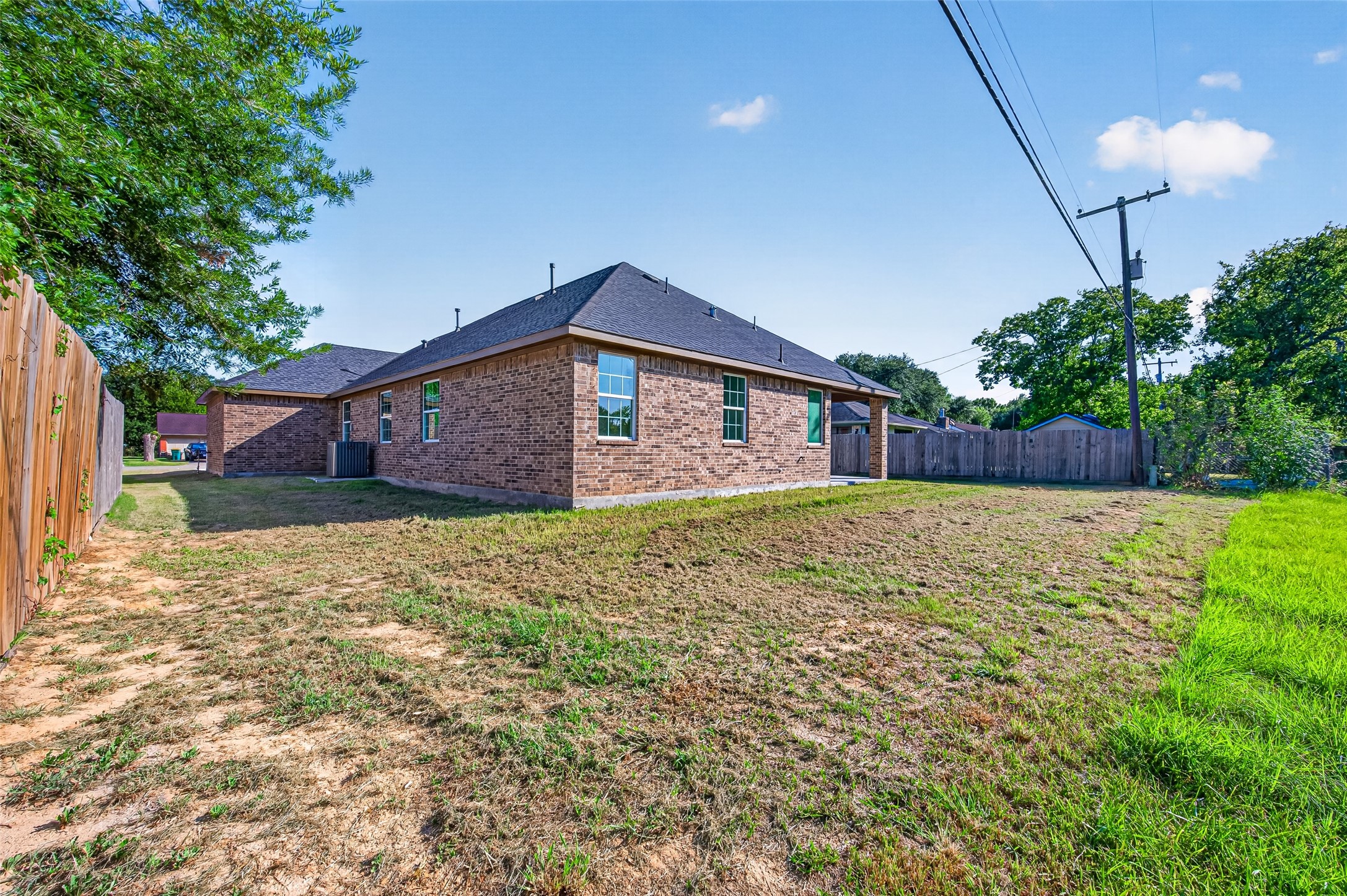710 Hackberry Street, La Marque, TX 77568