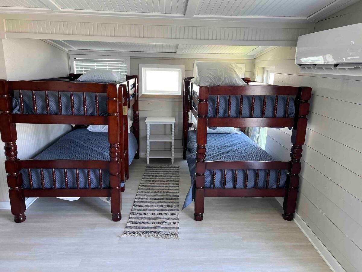 Home comes fully furnished!!