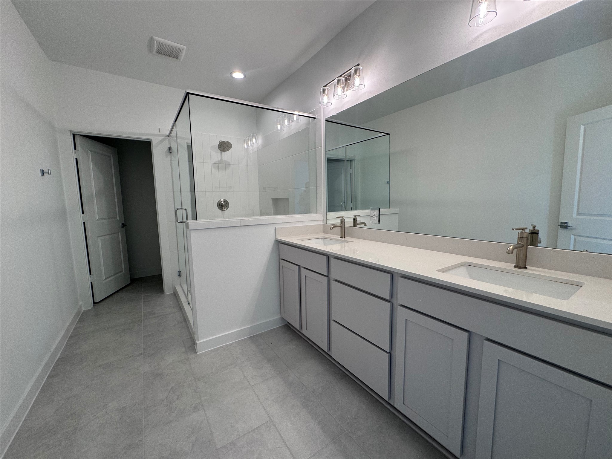 3105 Dennis Street, Houston, TX 77004 3105 Dennis Street, Houston, TX 77004