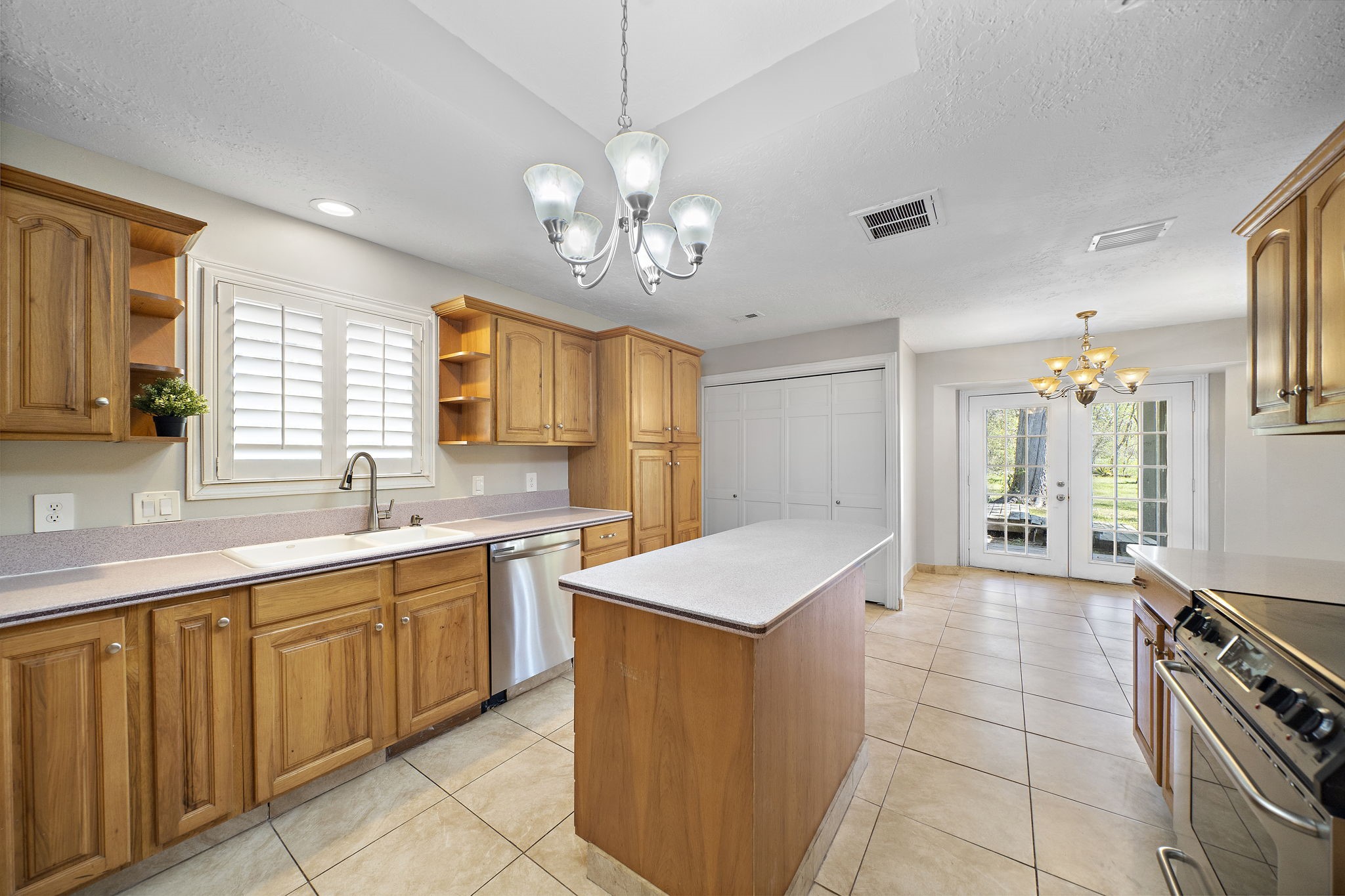 7710 Antoine Drive, Houston, TX 77088