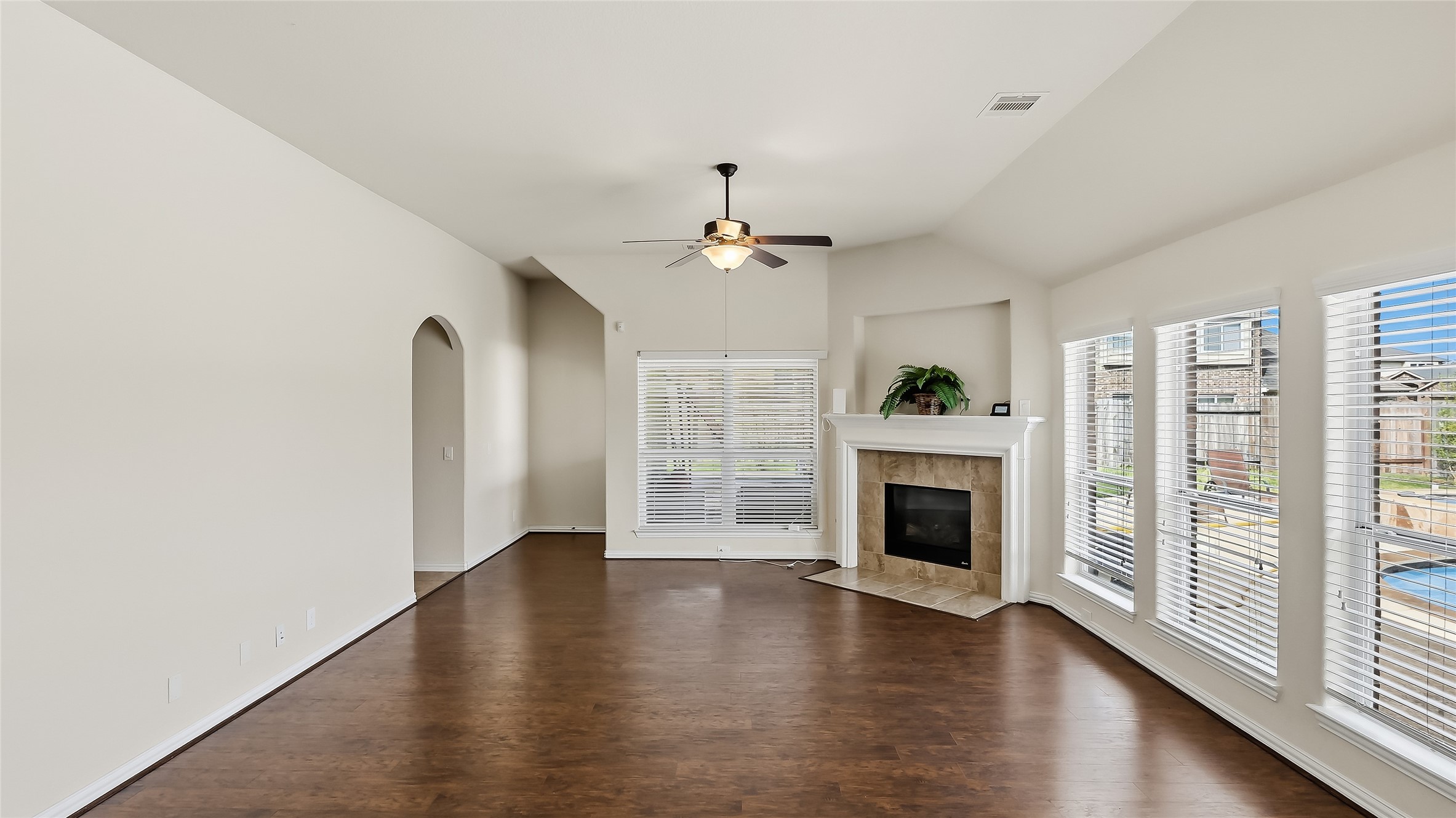 5622 Jay Thrush Drive, Richmond, TX 77407