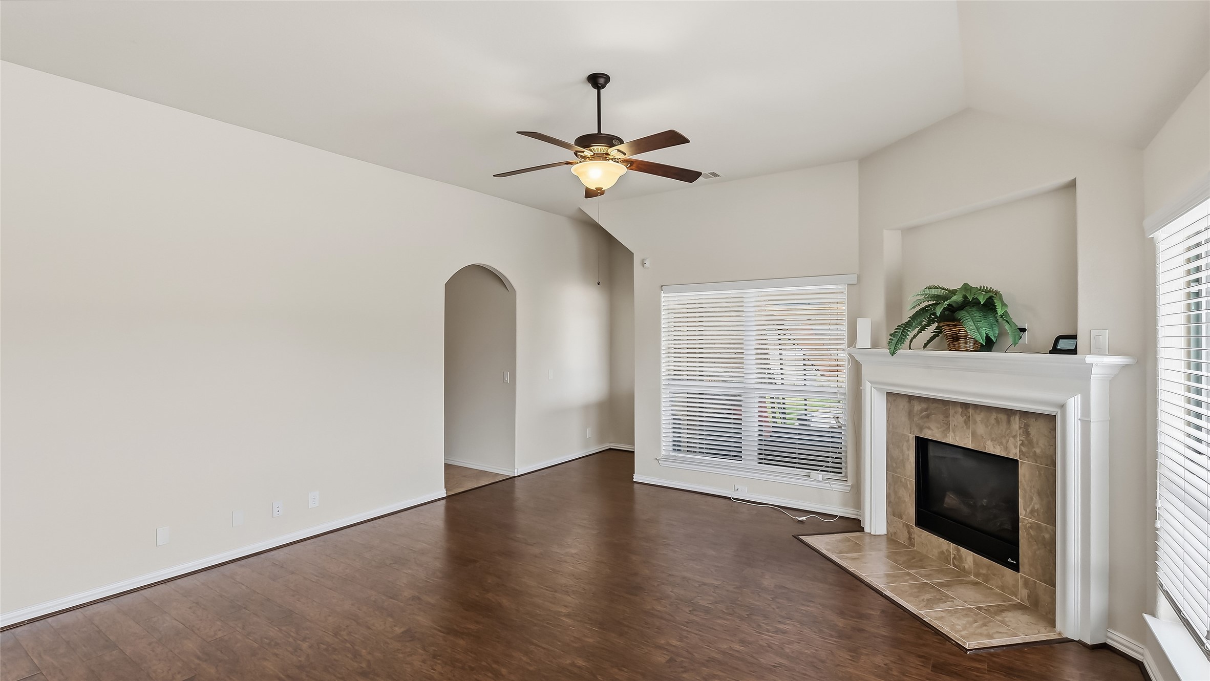 5622 Jay Thrush Drive, Richmond, TX 77407