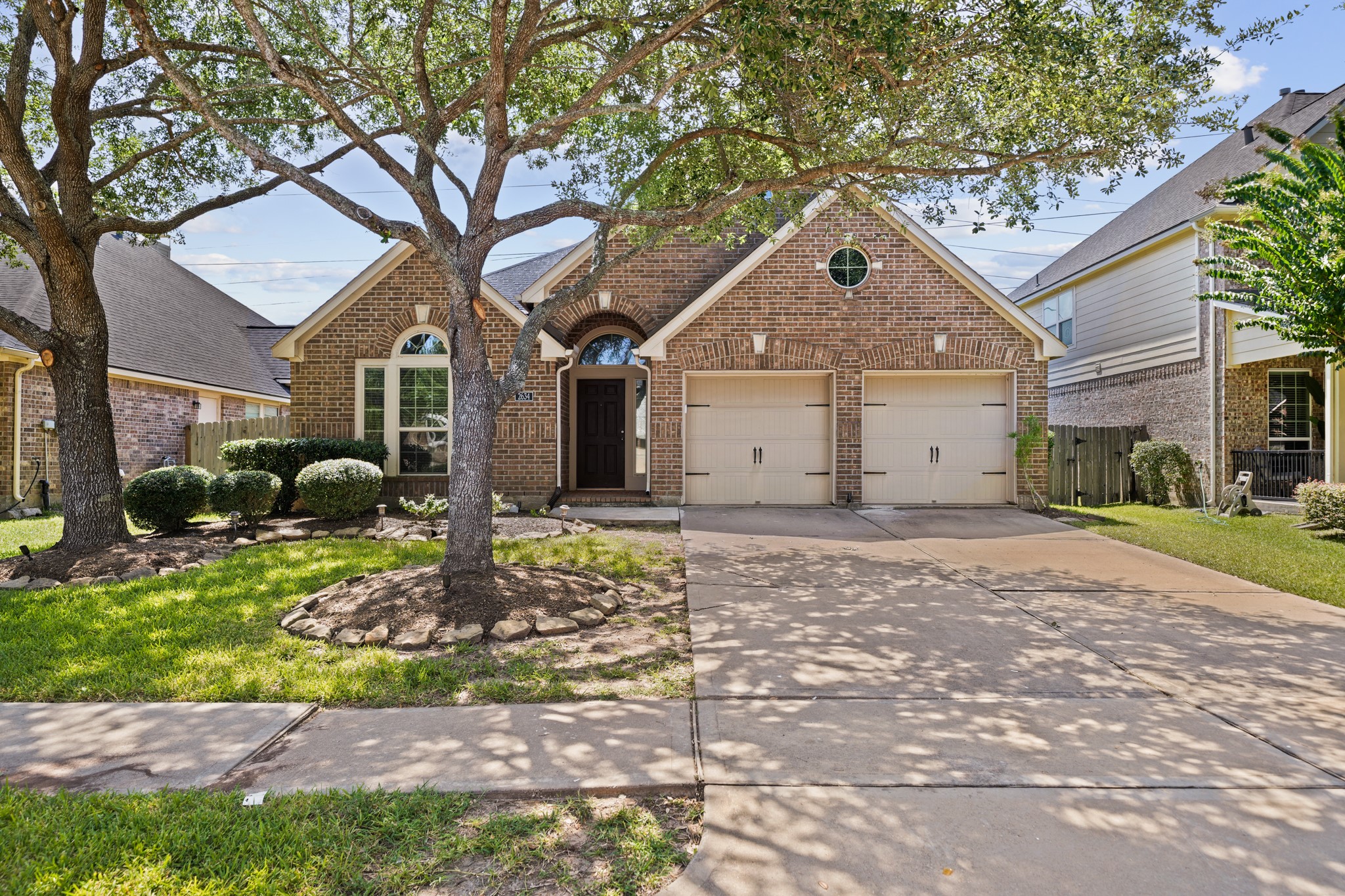 2634 Night Song Drive, Pearland, TX 77584