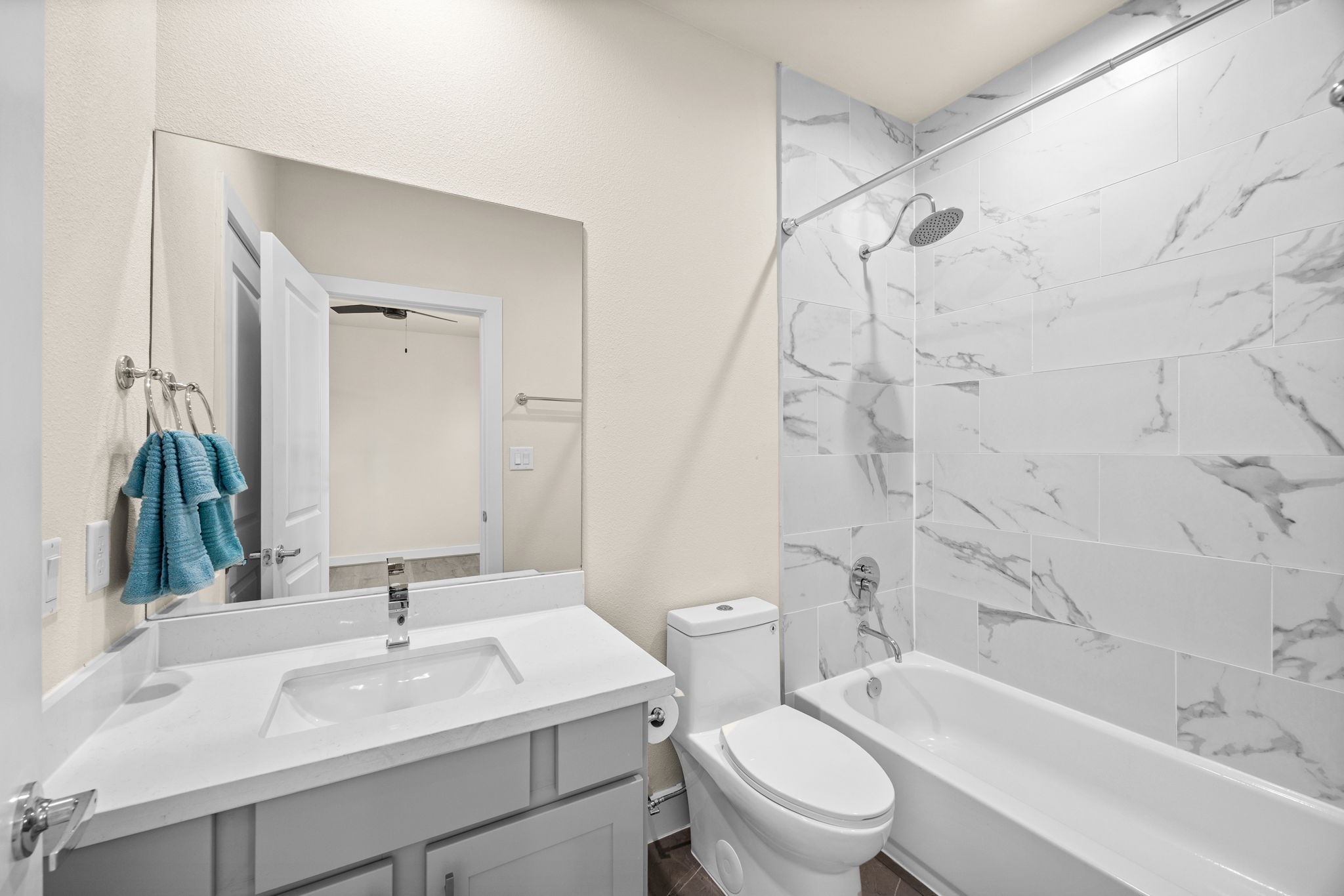 Full en-suite bathroom for the front secondary bedroom. No shared bathrooms! All bedrooms with their very own en-suite bathroom.