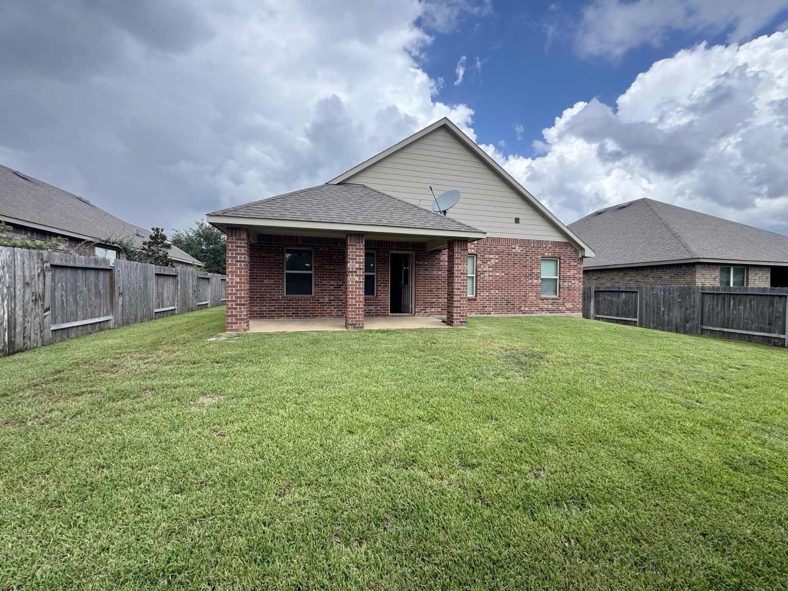 14230 Rainier Peak Crossing, Conroe, TX 77384