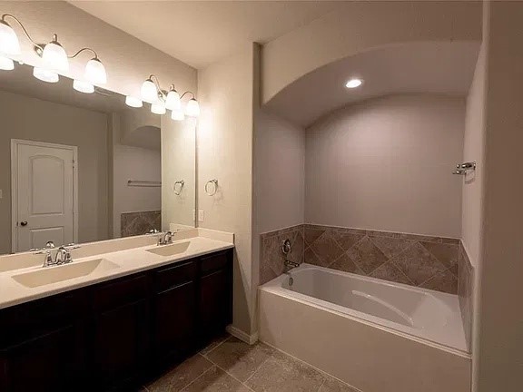 14230 Rainier Peak Crossing, Conroe, TX 77384