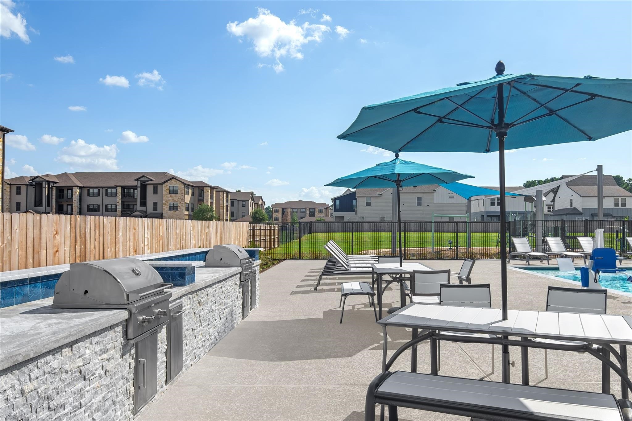 9835 Willow Creek Commerce Drive, #502, Tomball, TX 77375