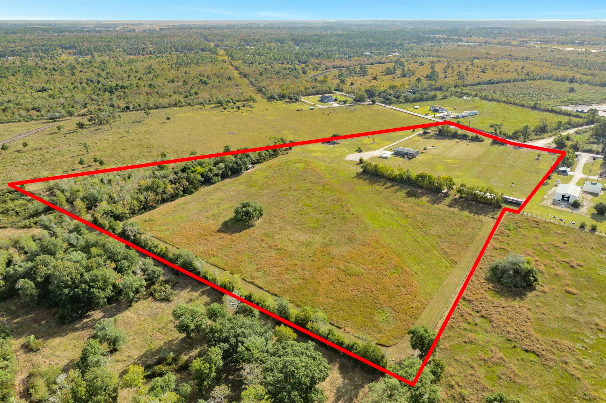 9120 County Road 196, Liverpool, TX 77577