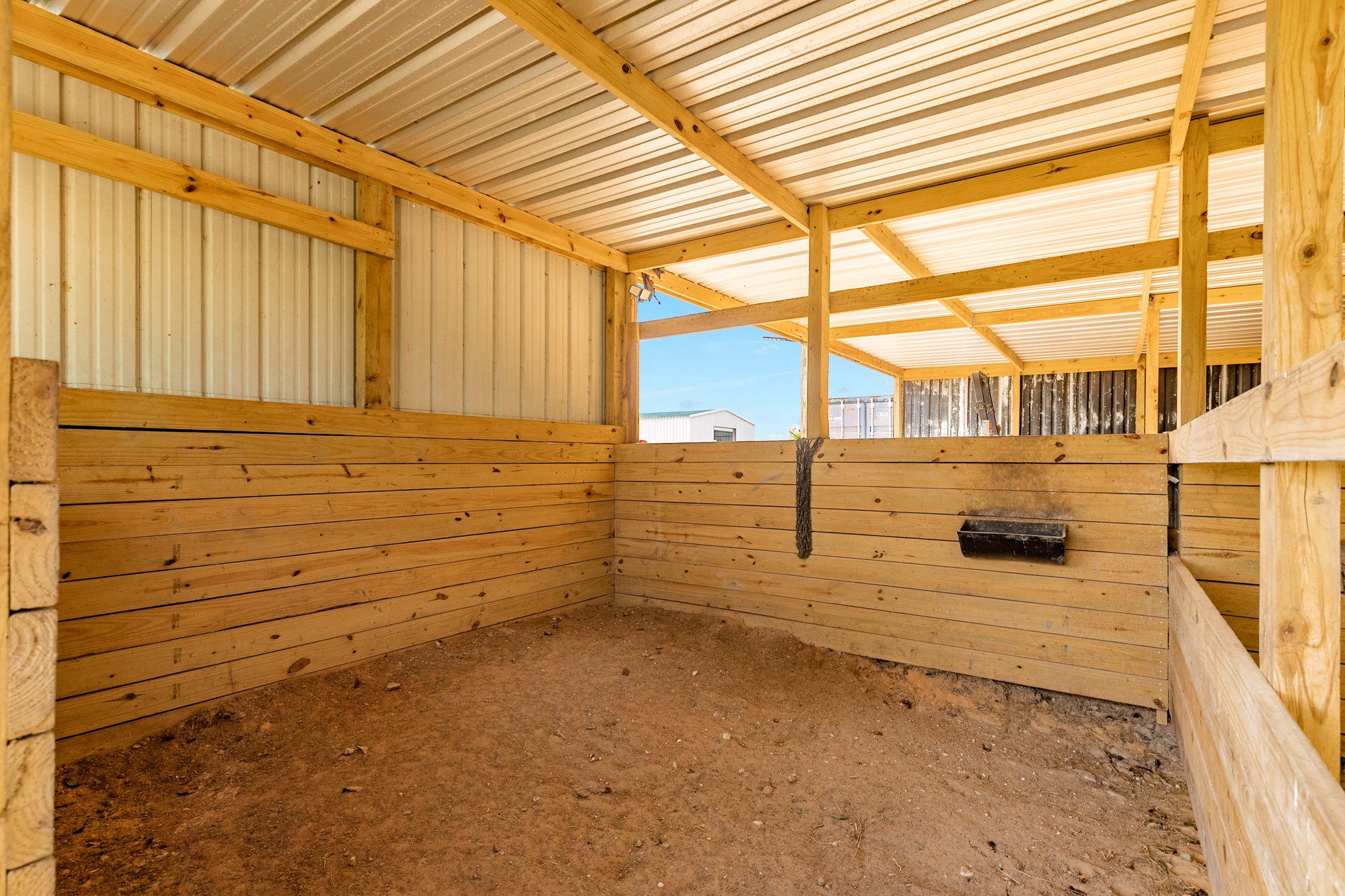 9120 County Road 196, Liverpool, TX 77577