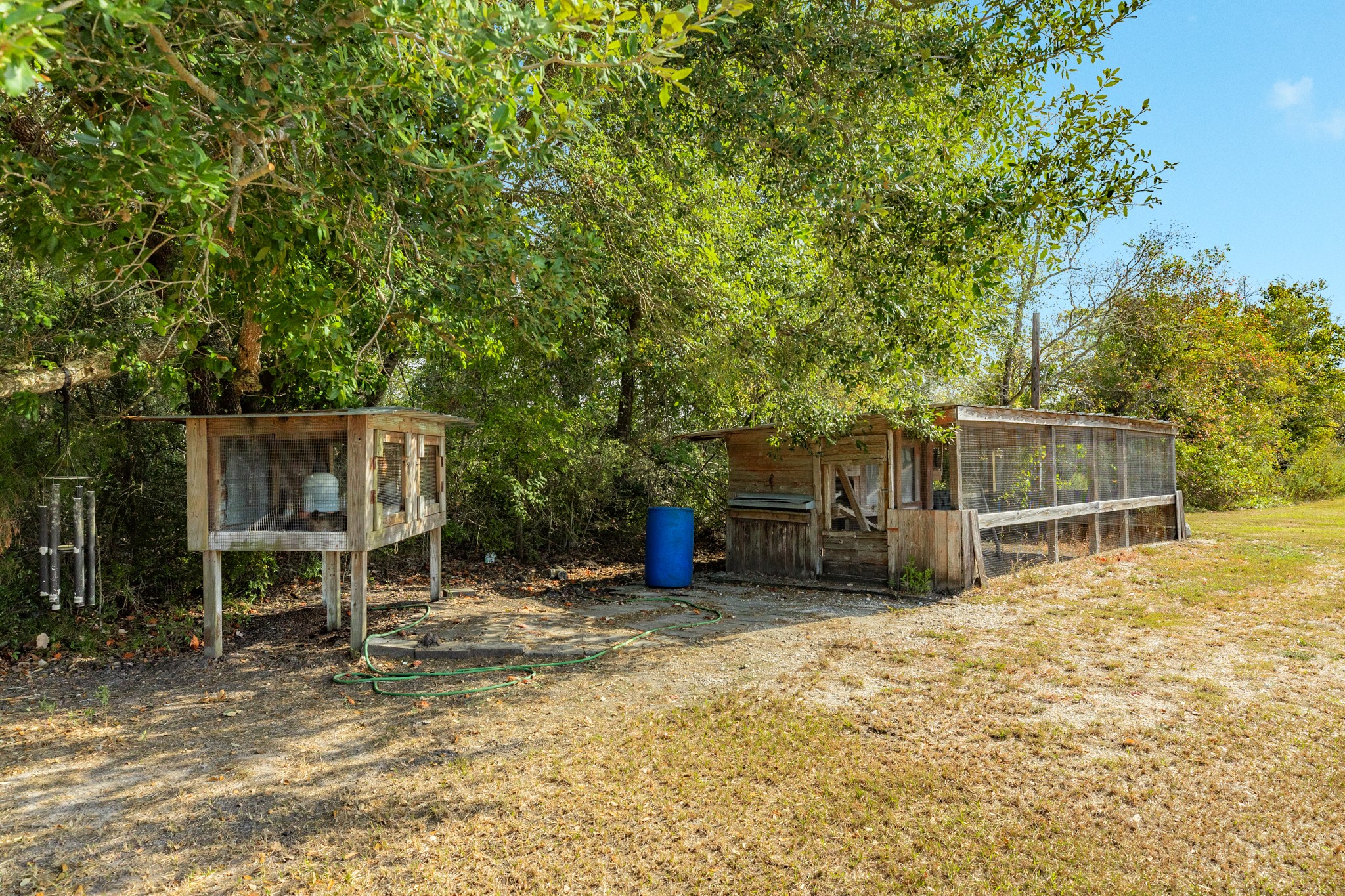 9120 County Road 196, Liverpool, TX 77577