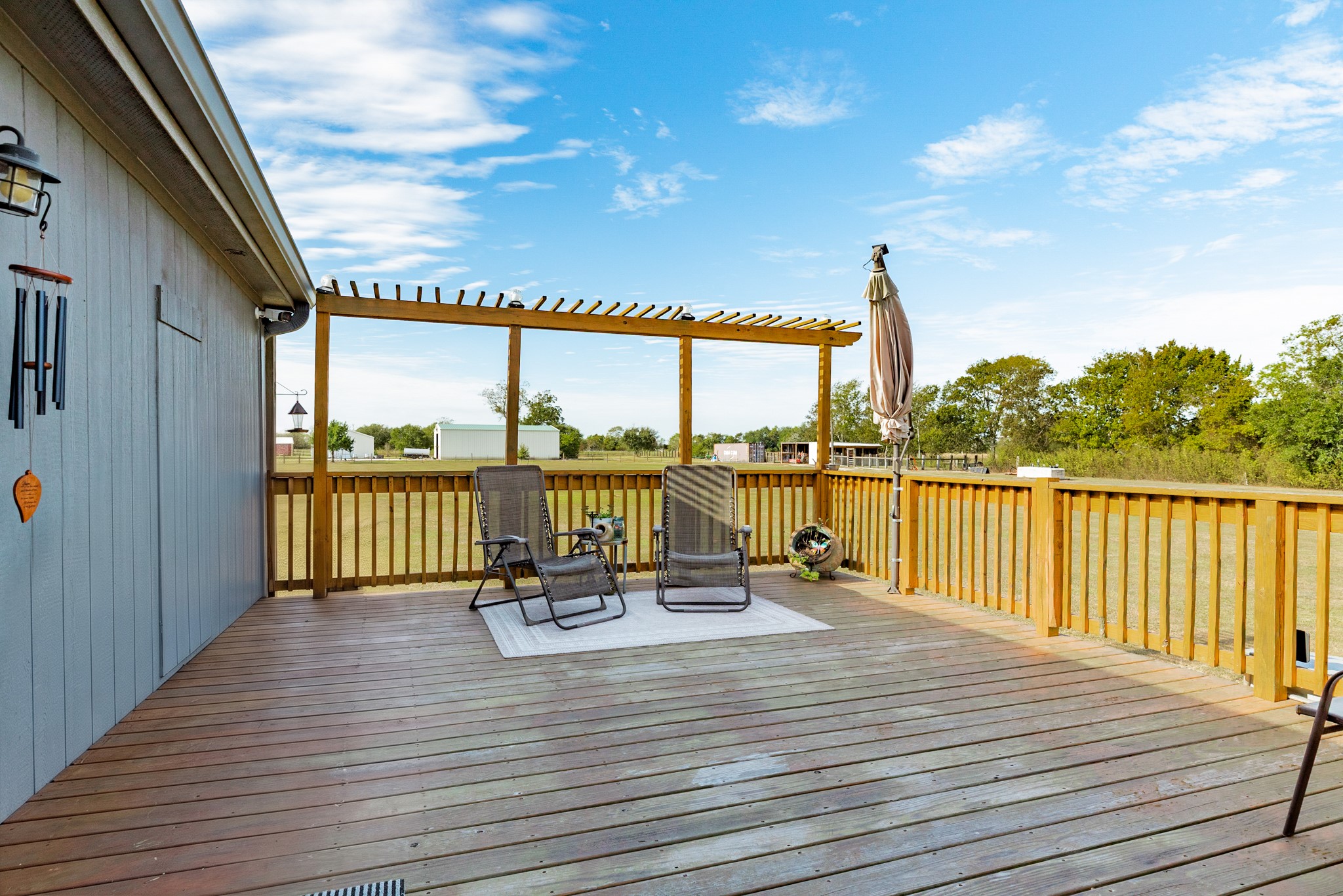9120 County Road 196, Liverpool, TX 77577