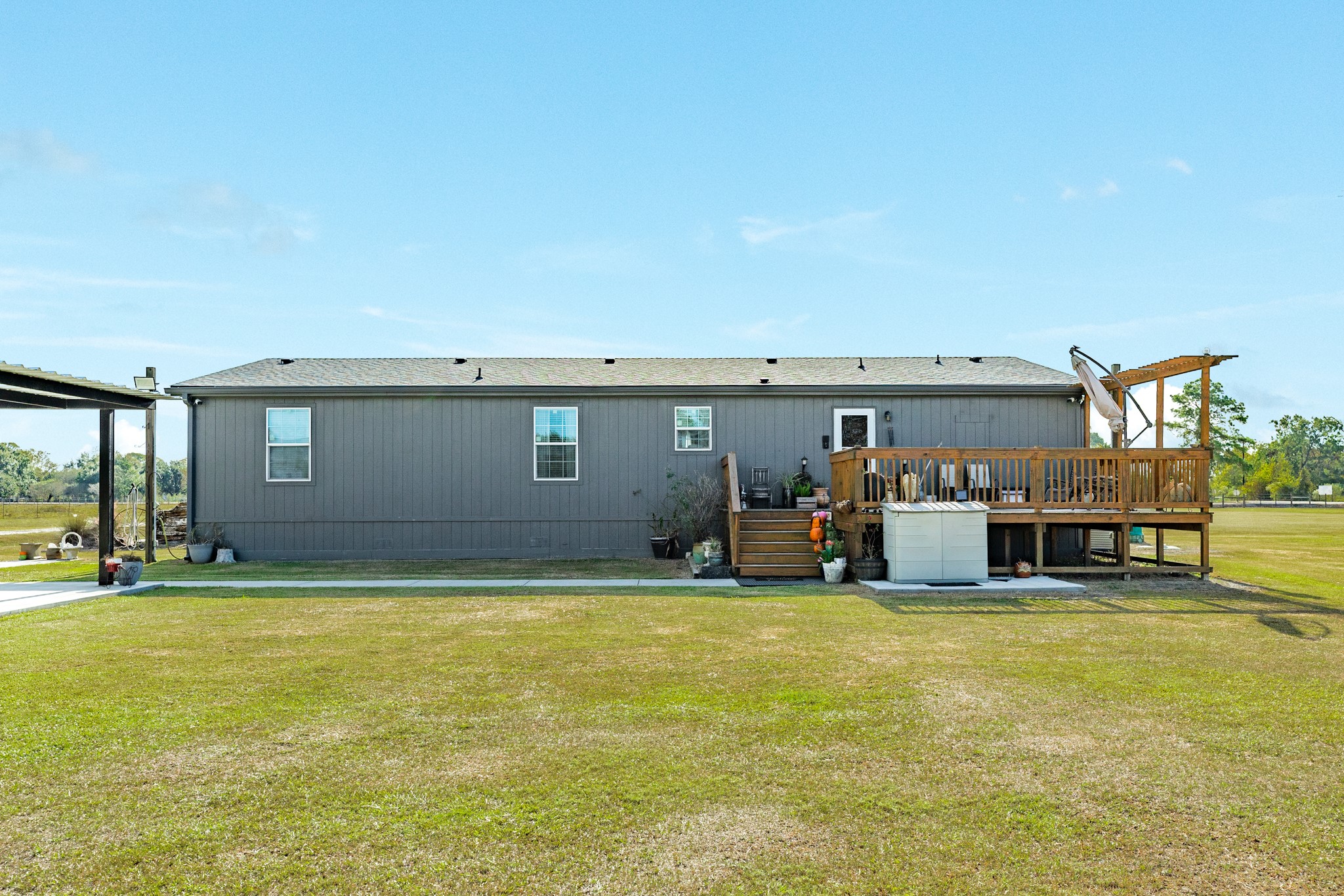 9120 County Road 196, Liverpool, TX 77577
