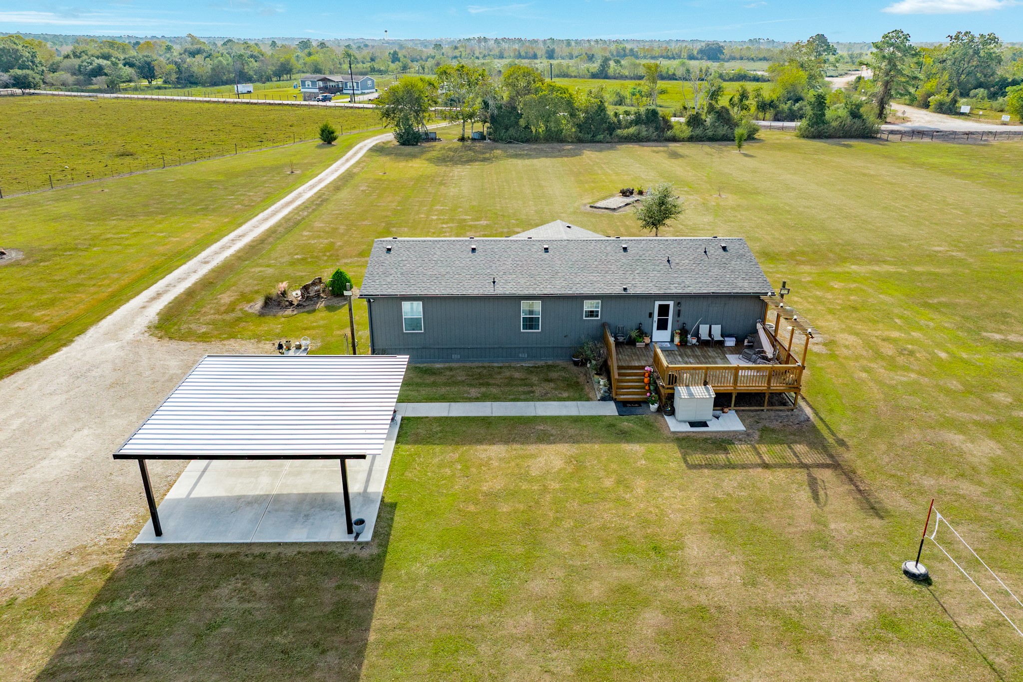 9120 County Road 196, Liverpool, TX 77577